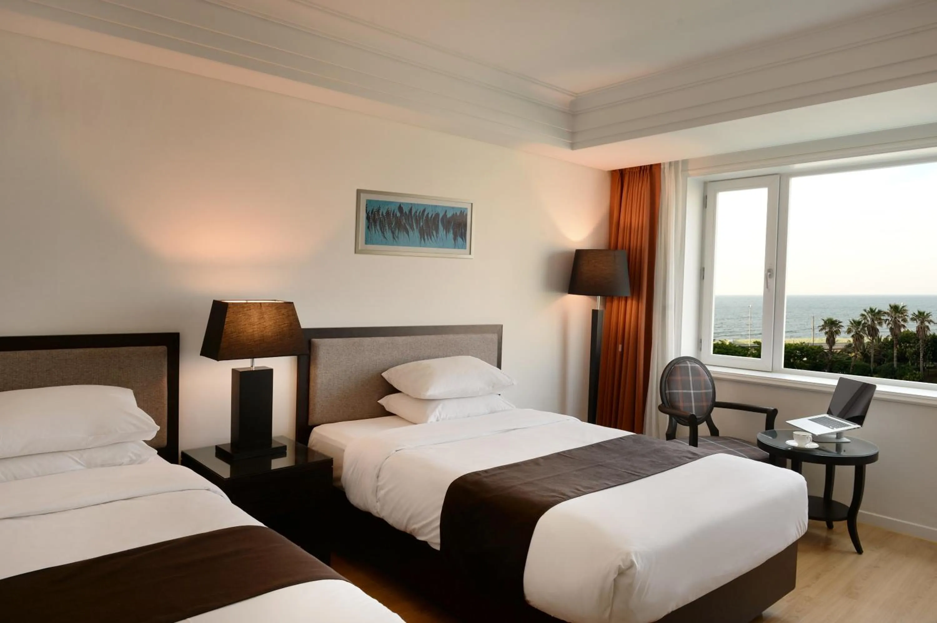 Bed in Jeju Oriental Hotel & Casino