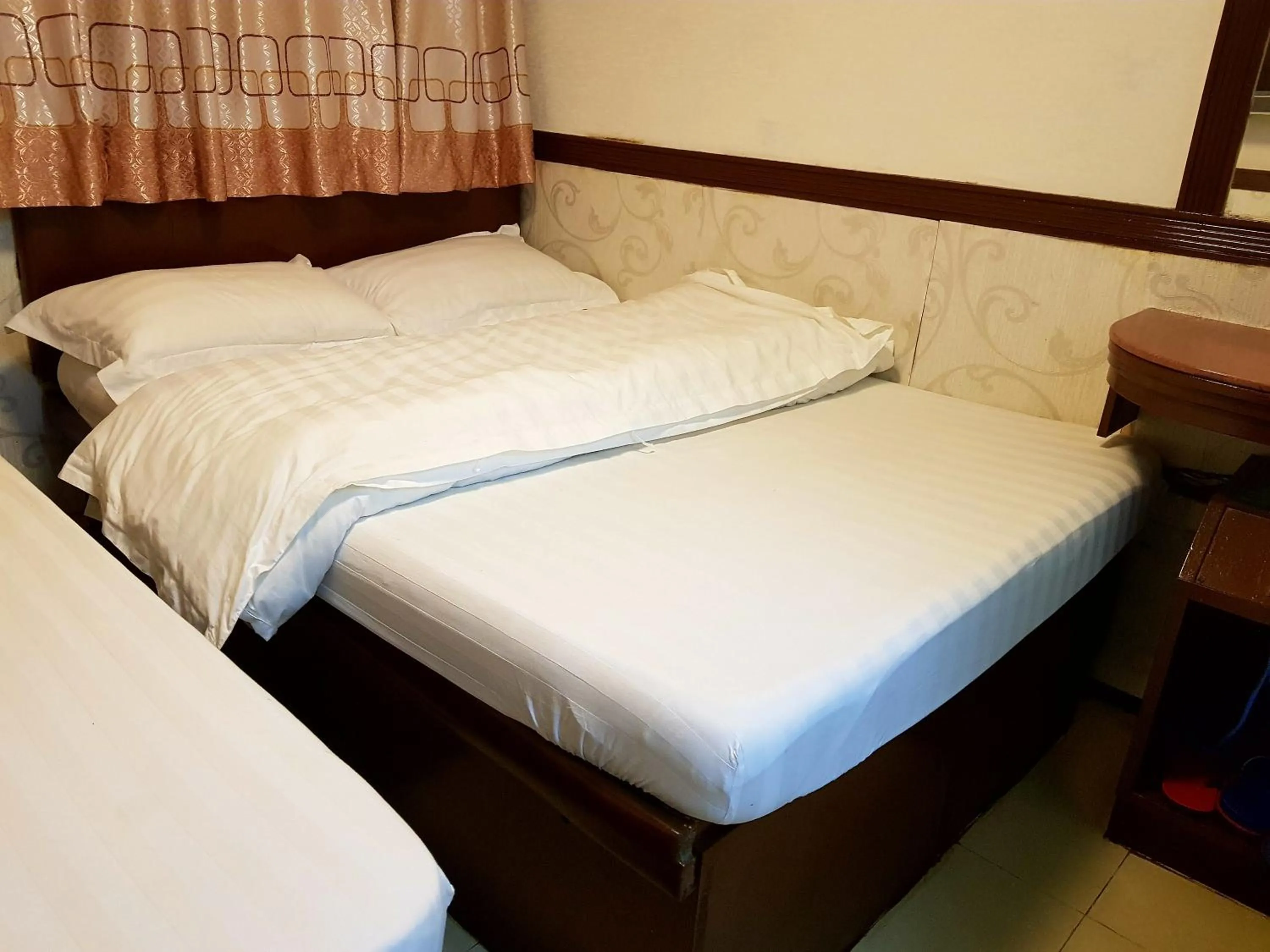 bunk bed, Bed in Astronaut's Hotel