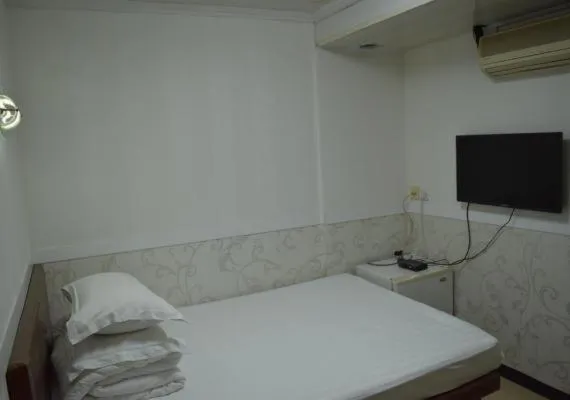 bunk bed, Bed in Astronaut's Hotel