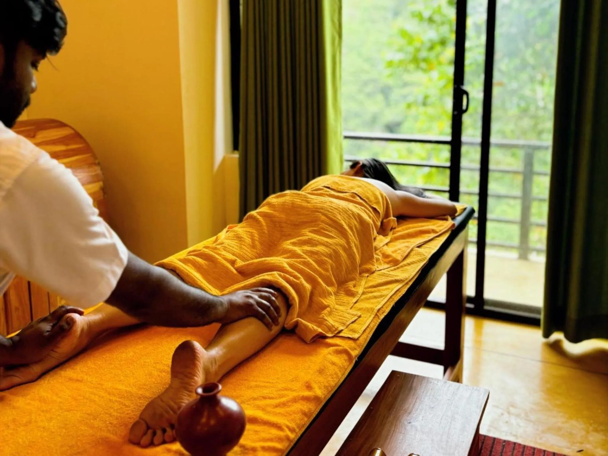 Massage in Aqua Dunhinda Villa