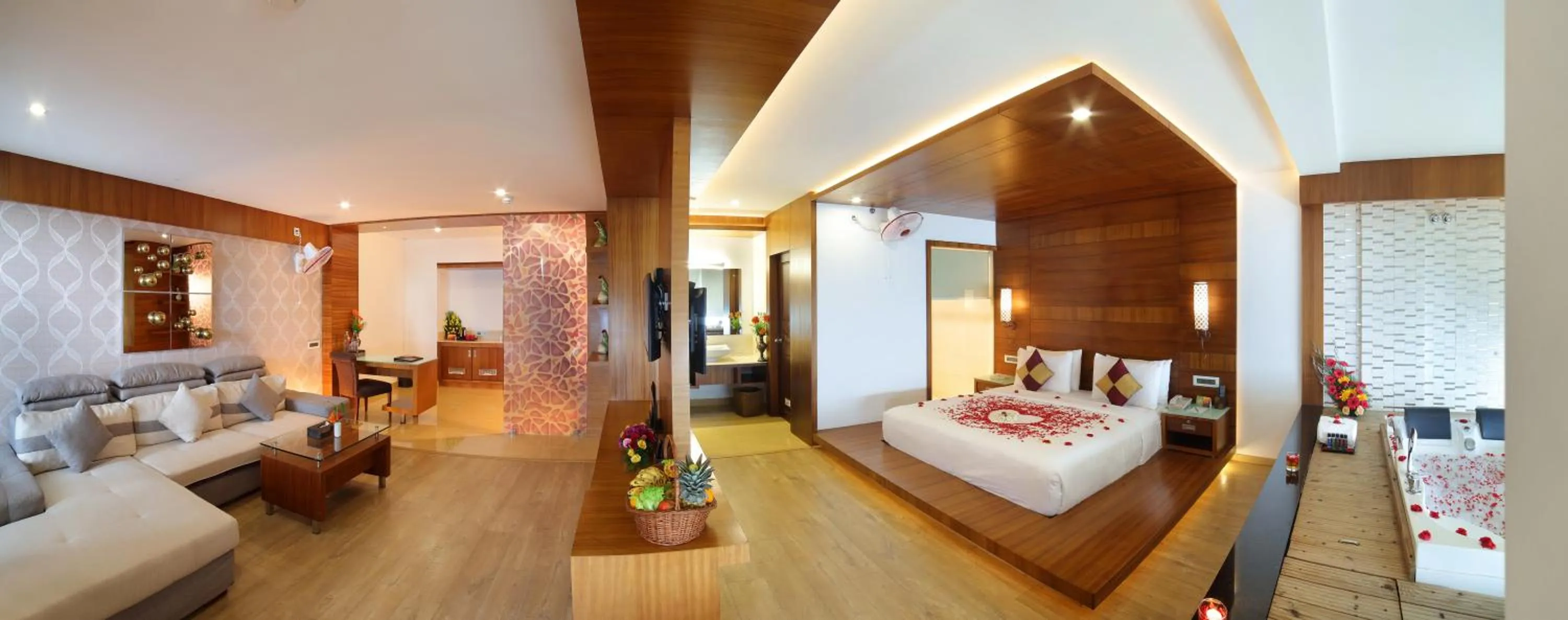 Photo of the whole room, Bed in Amber Dale Luxury Hotel & Spa, Munnar