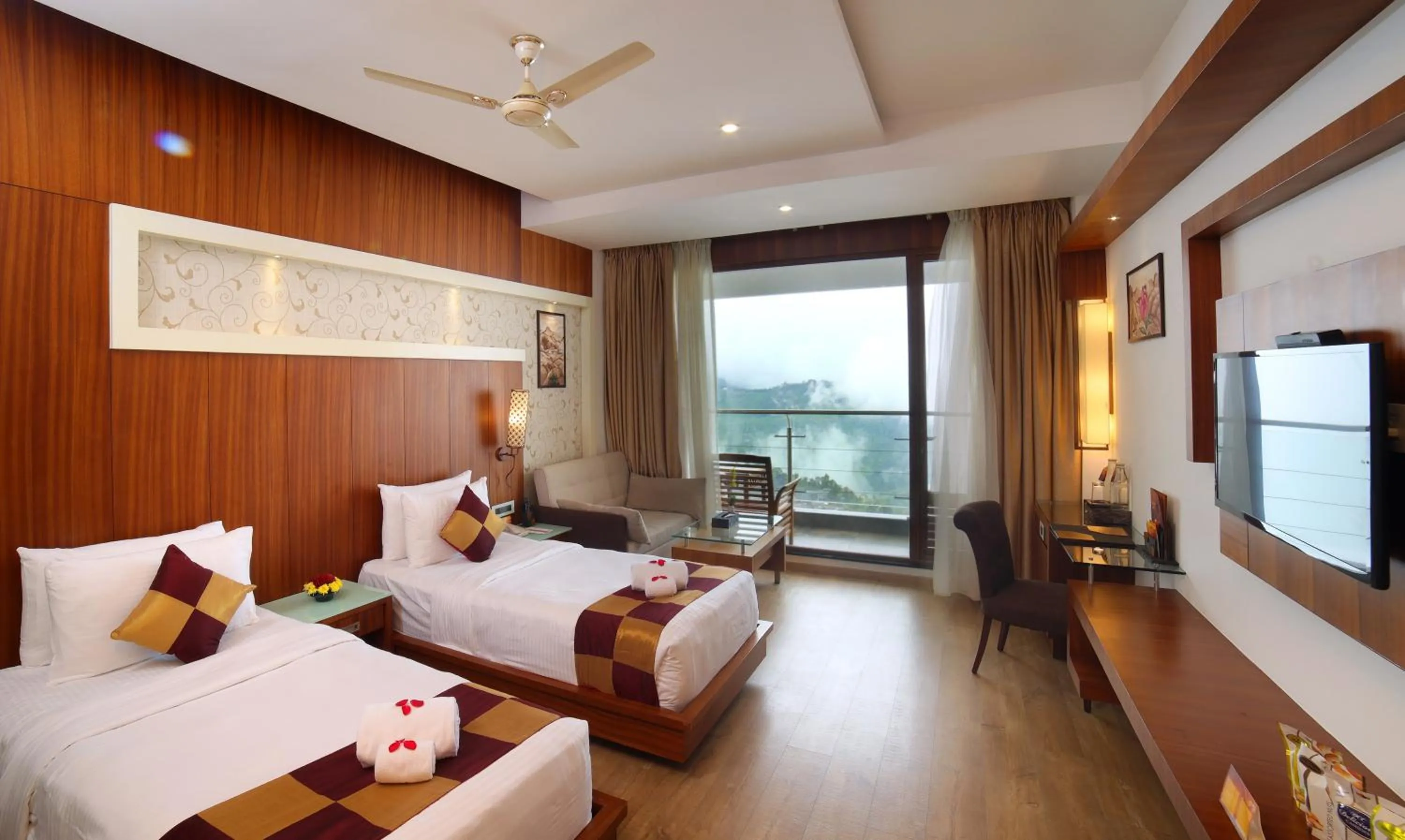 Photo of the whole room, Bed in Amber Dale Luxury Hotel & Spa, Munnar