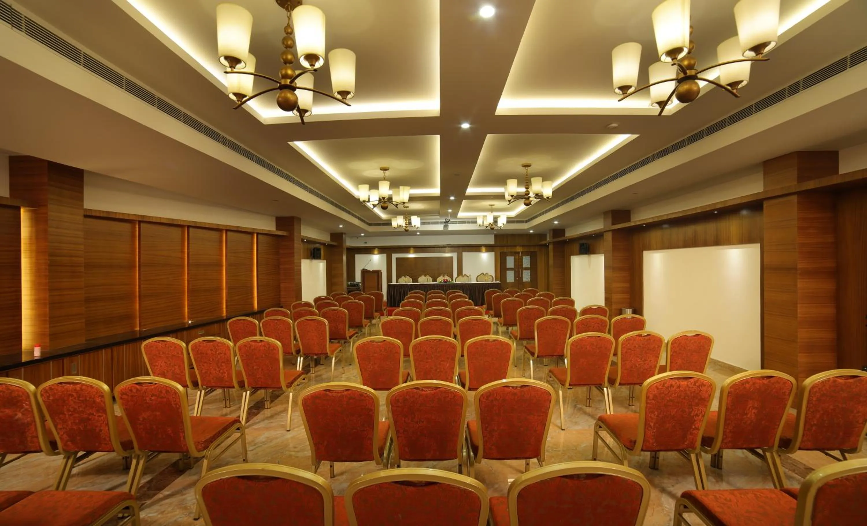 Meeting/conference room in Amber Dale Luxury Hotel & Spa, Munnar