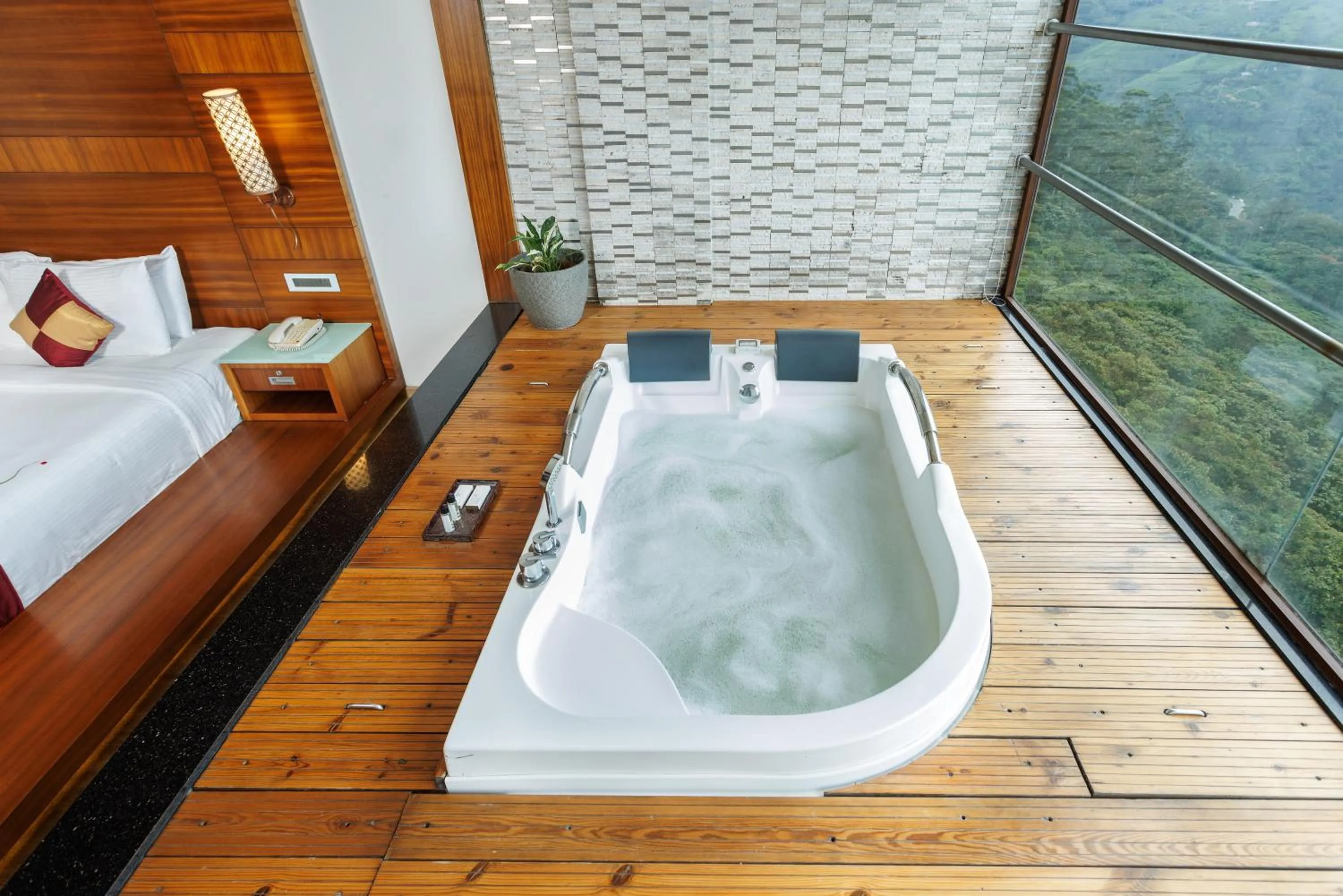 Hot Tub in Amber Dale Luxury Hotel & Spa, Munnar