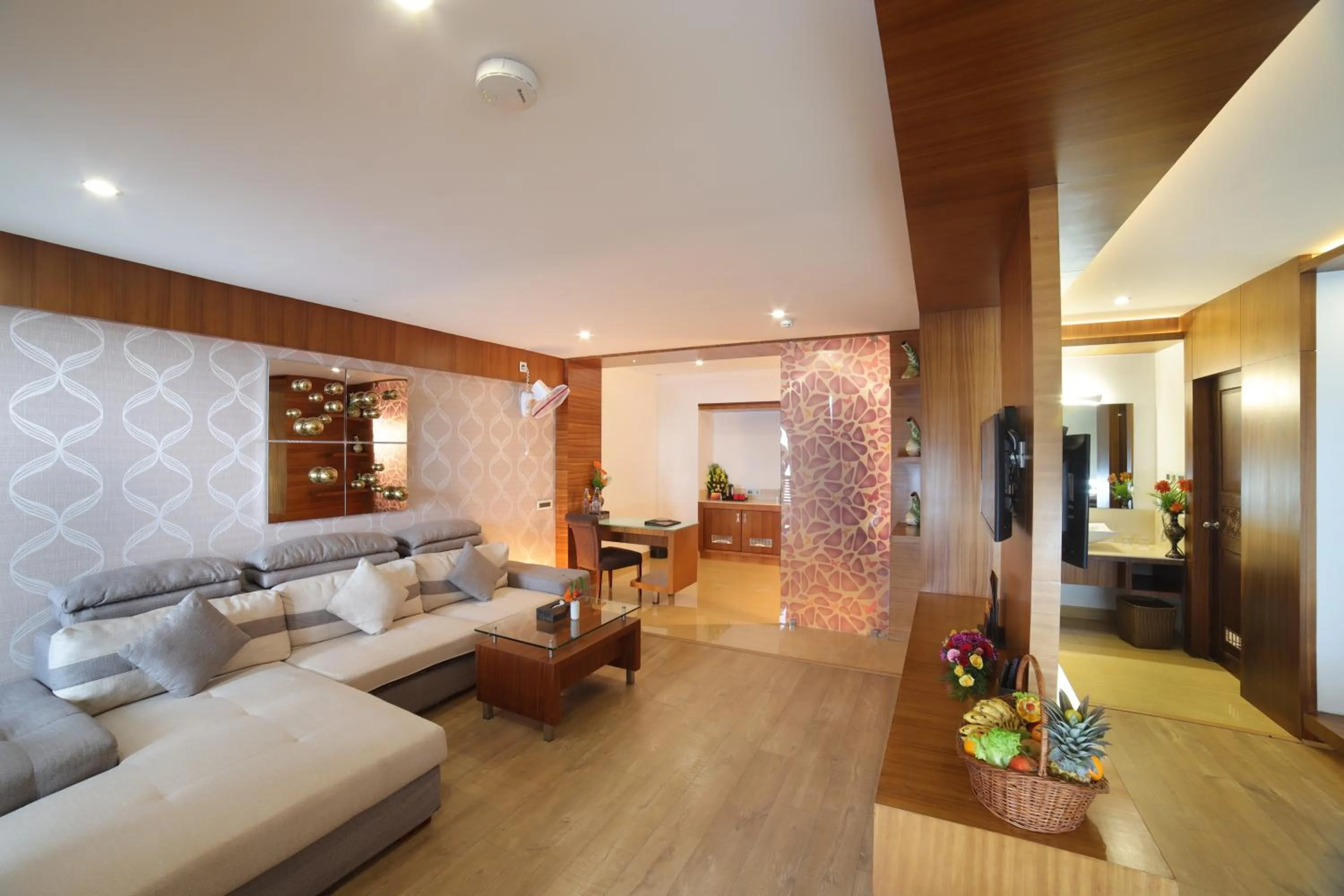 Living room in Amber Dale Luxury Hotel & Spa, Munnar