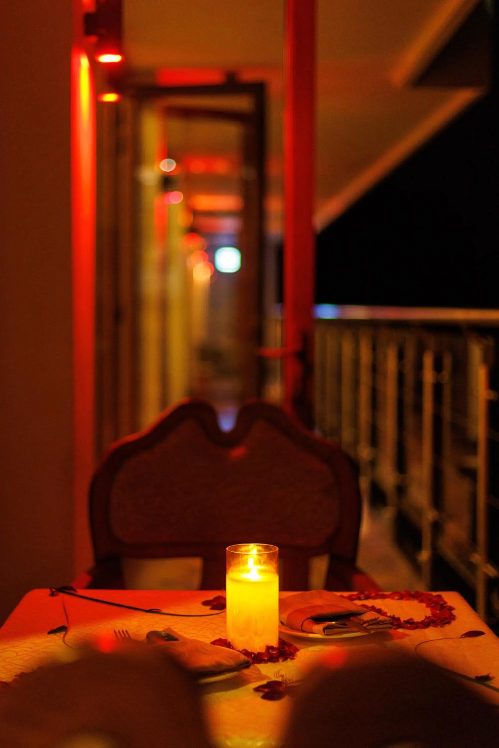 Dining area in Amber Dale Luxury Hotel & Spa, Munnar