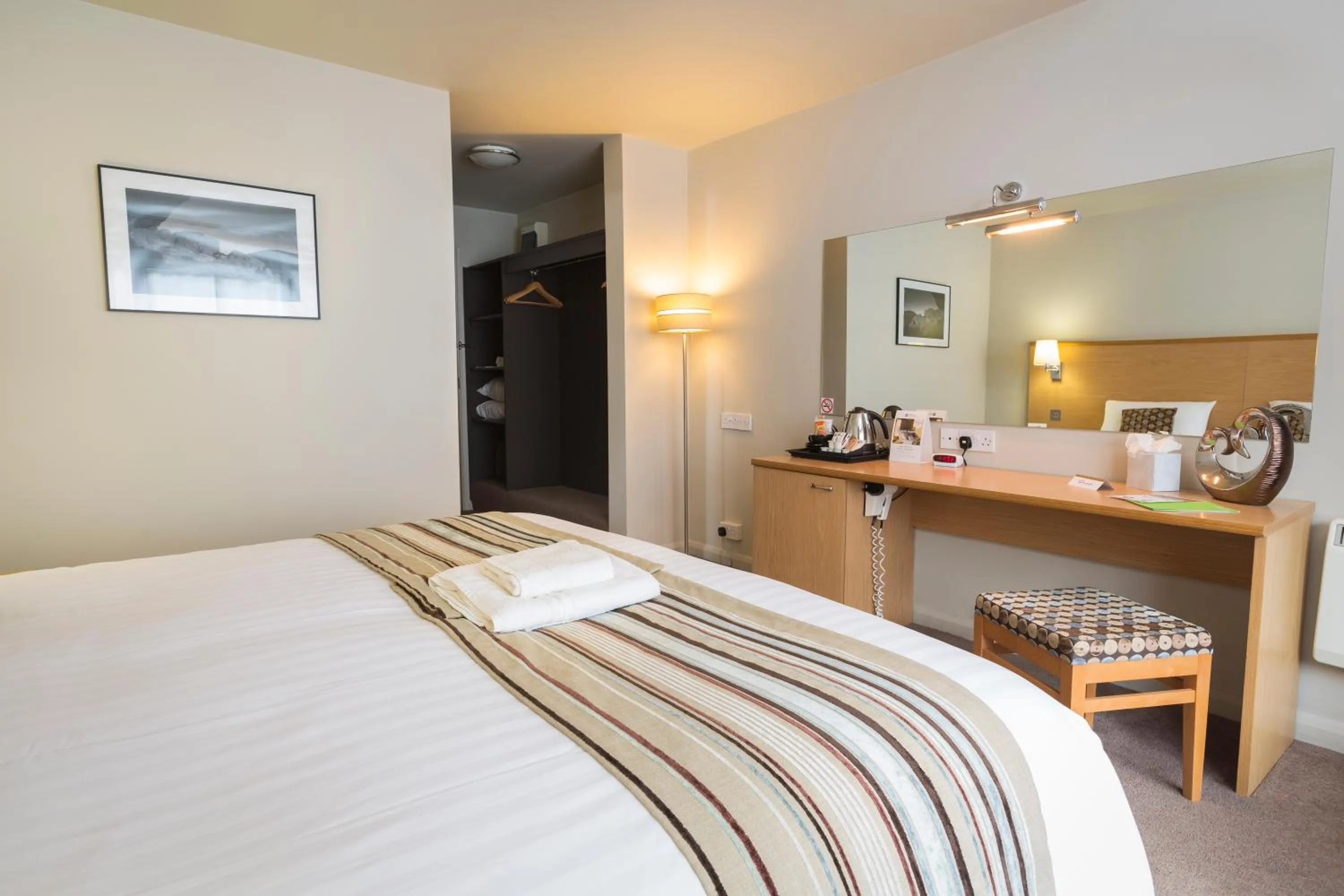 Bed in Best Western The Dartmouth Hotel, Golf & Spa