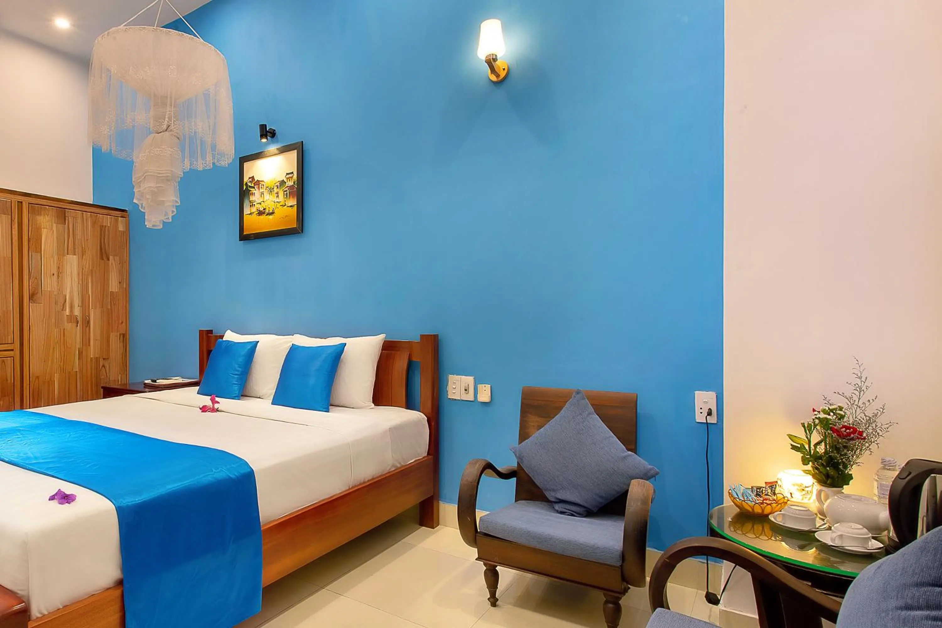 Photo of the whole room, Bed in Lang Dong An Bang