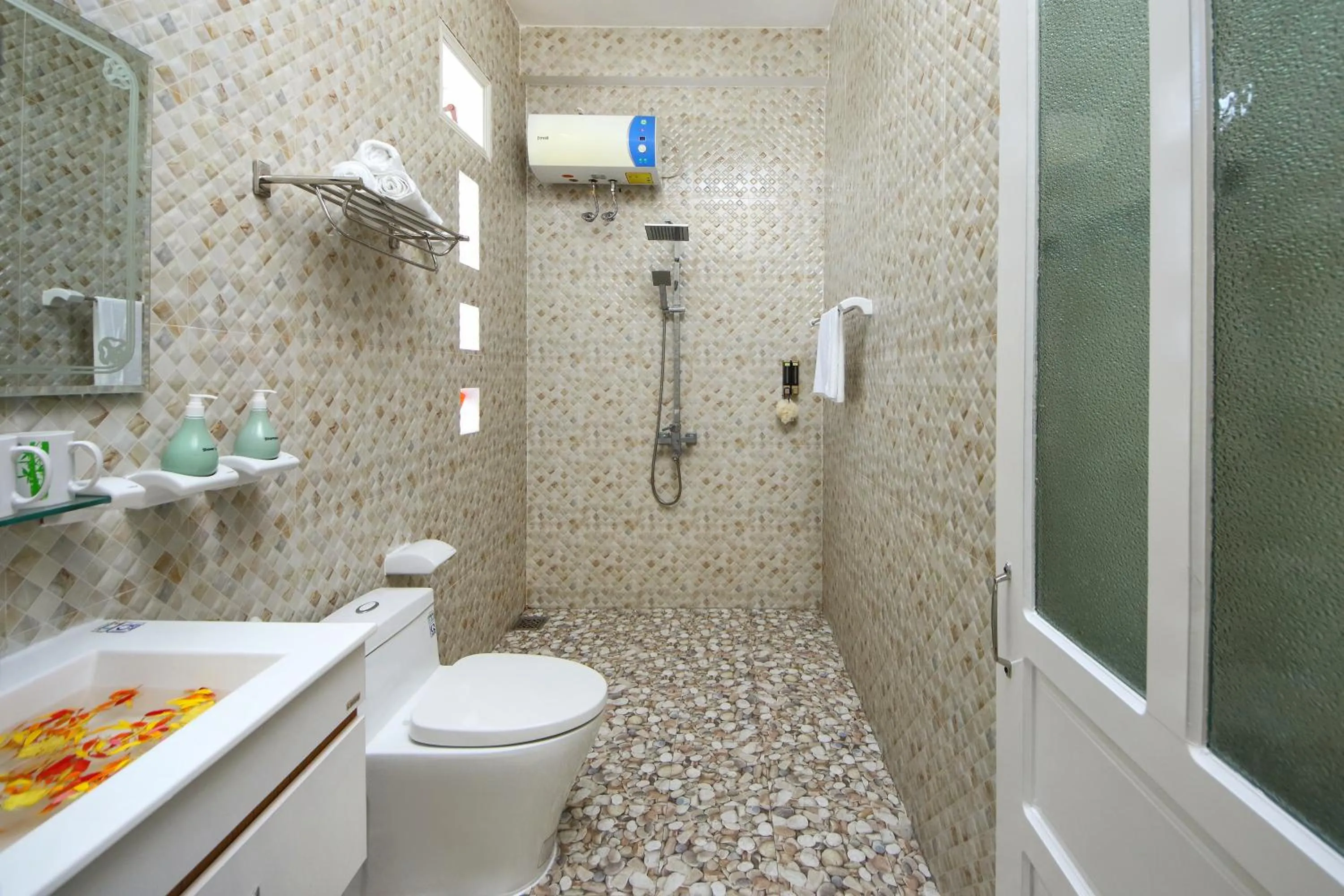 Toilet in Quynh Long Villa