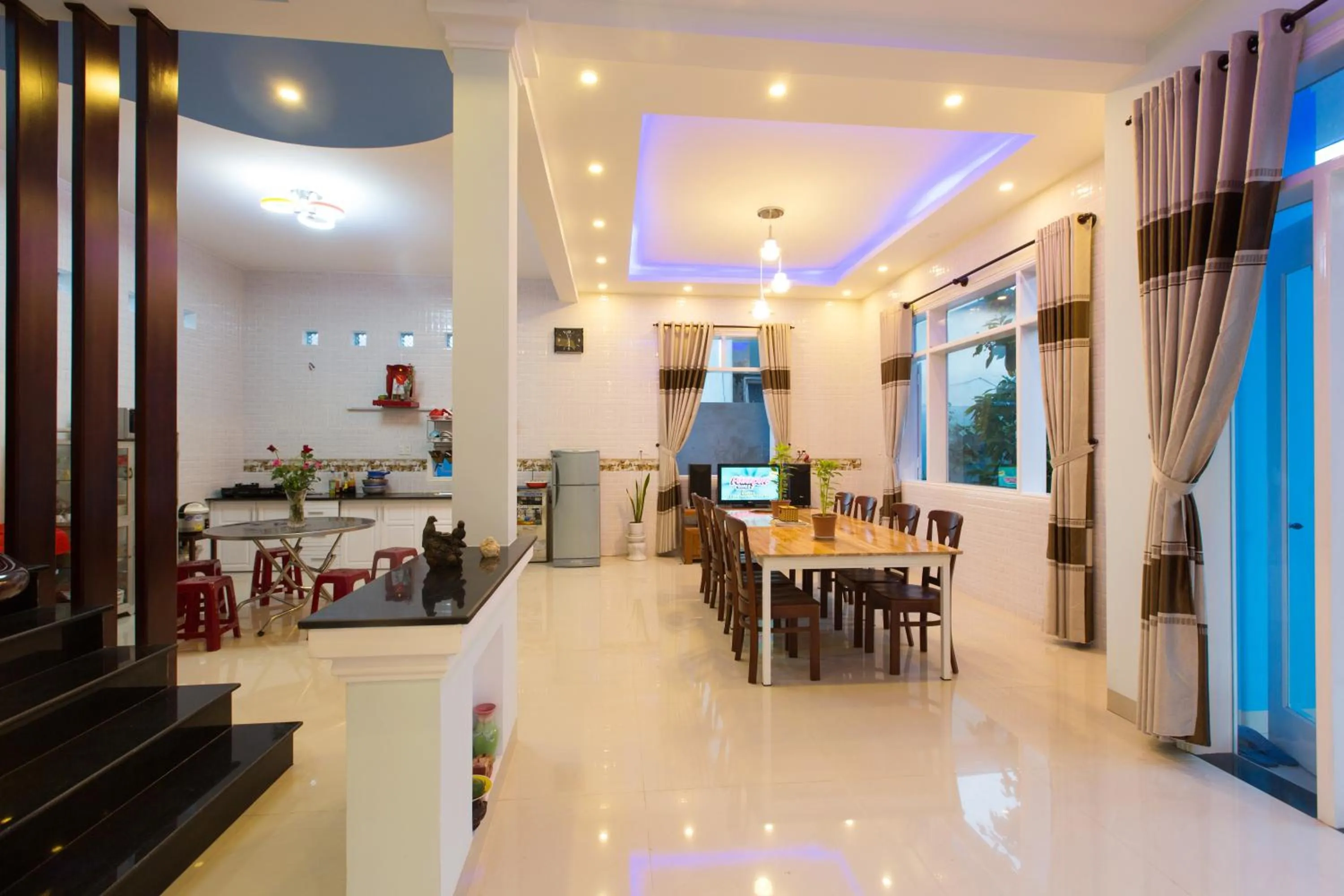 Restaurant/places to eat in Quynh Long Villa
