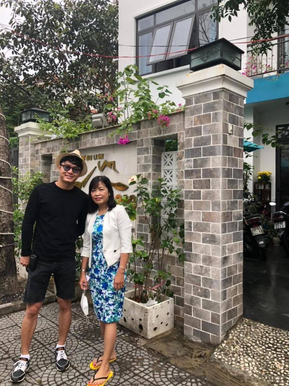 People in Quynh Long Villa