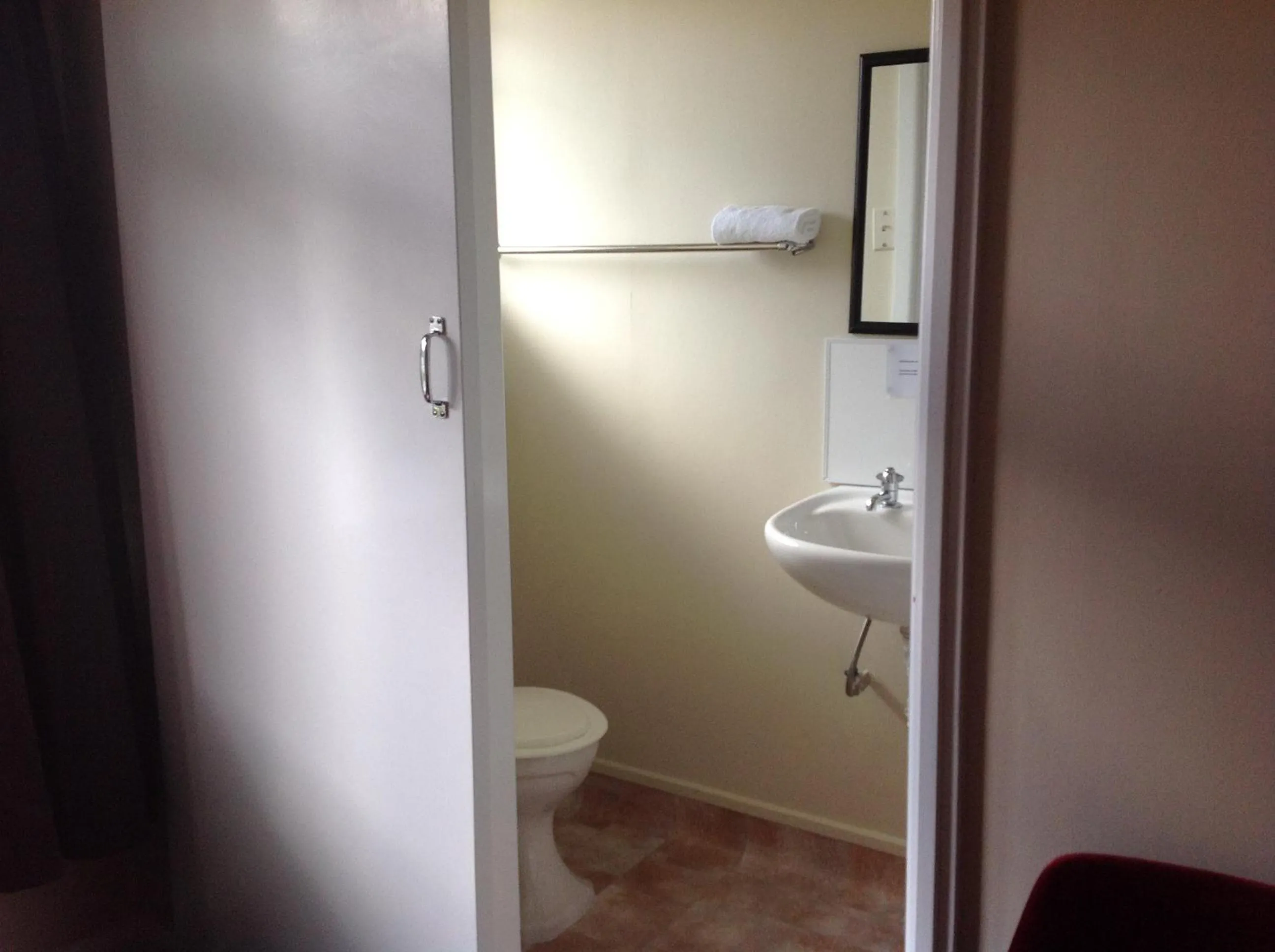 Toilet in Otematata's Best Dam Pub