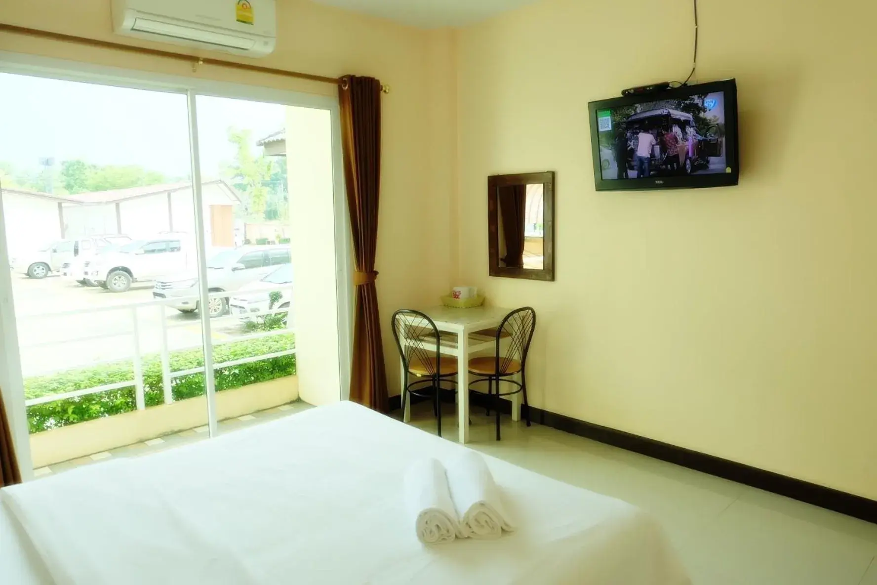 Deluxe Double Room in Sakaeogarden Hotel Deluxe Double Room in Sakaeogarden Hotel