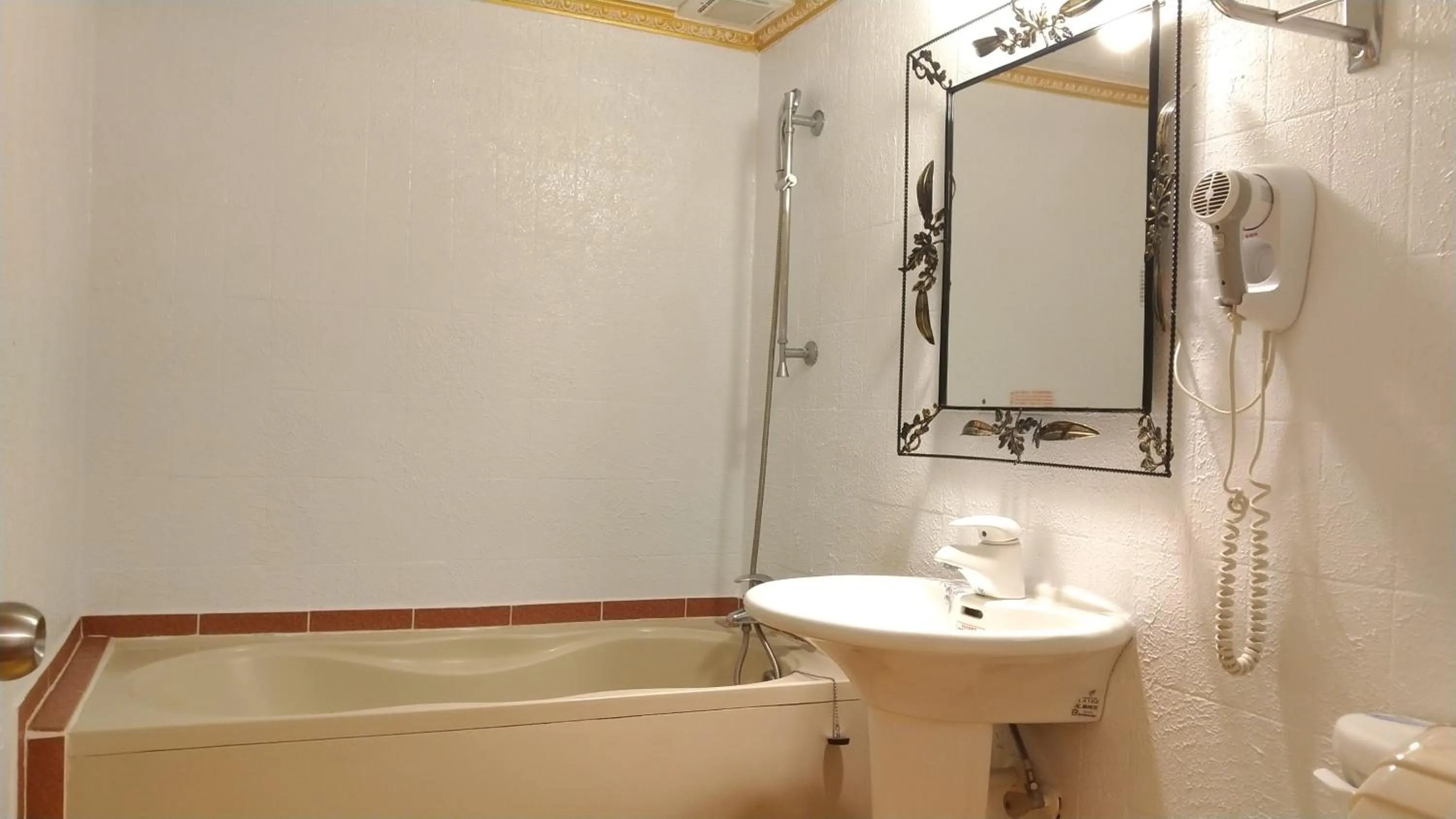 Bathroom in Aloha Hotel