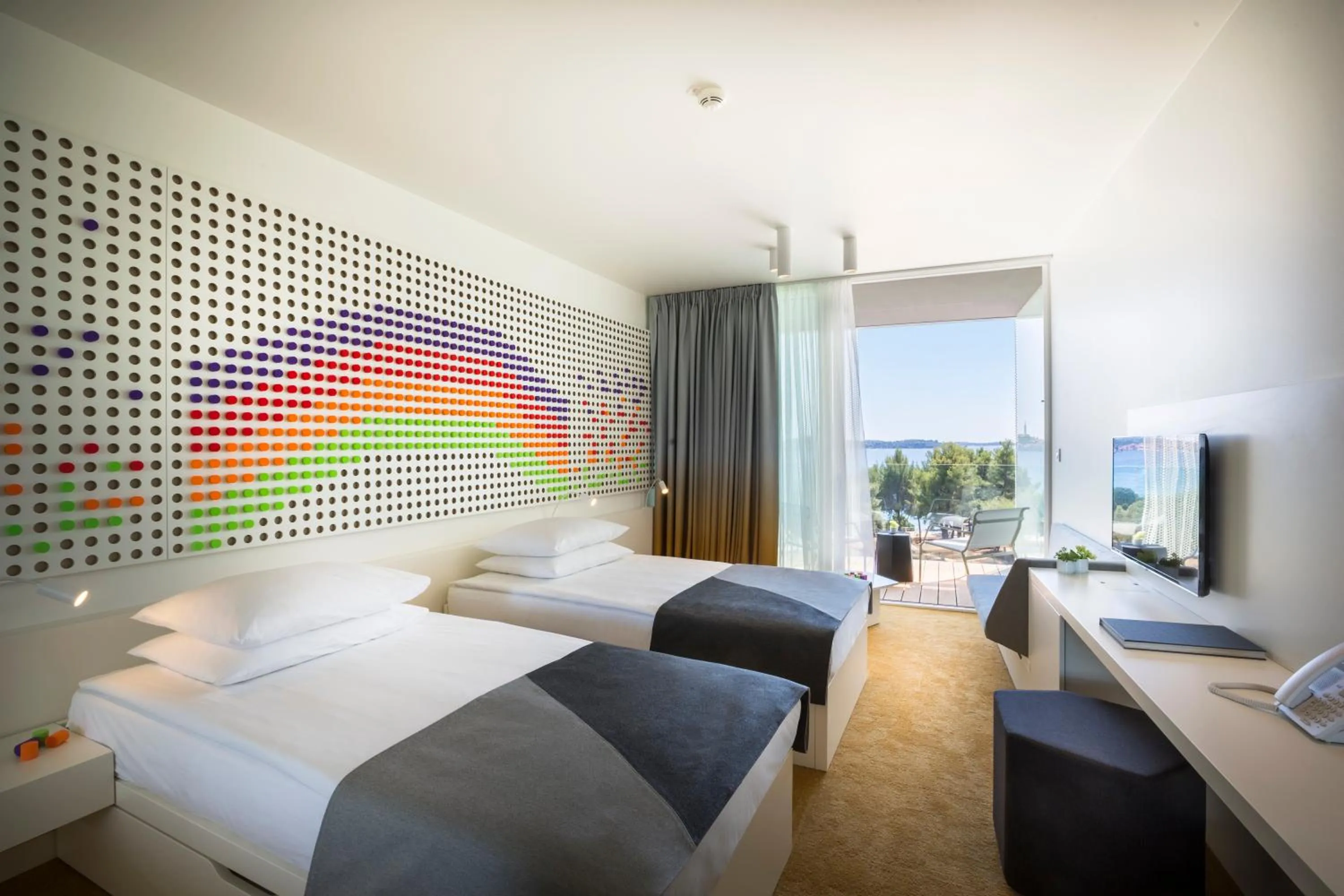 Balcony/Terrace, Bed in Maistra Select Family Hotel Amarin