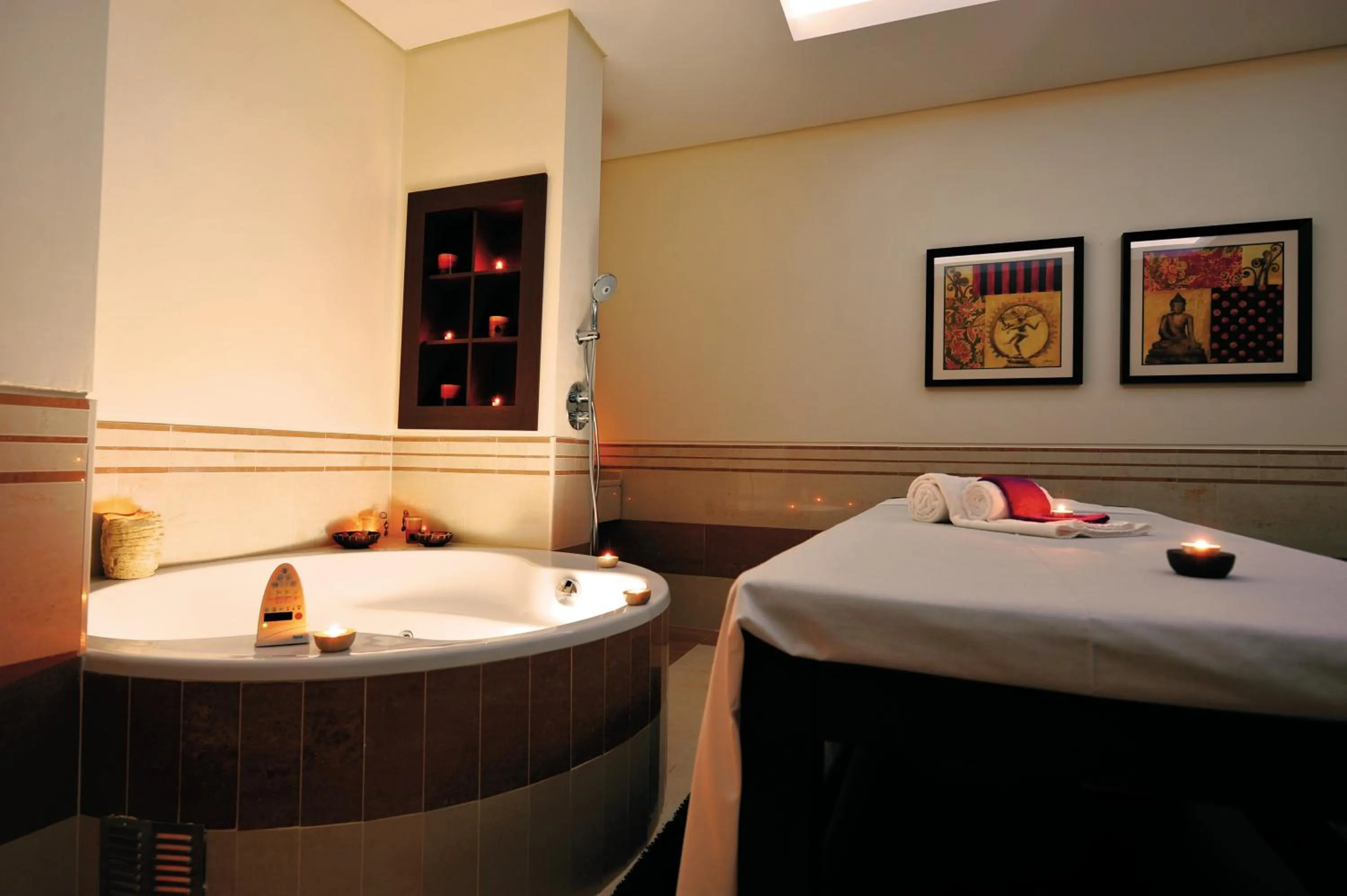 Hot Tub, Bed in Vila Gale Coimbra