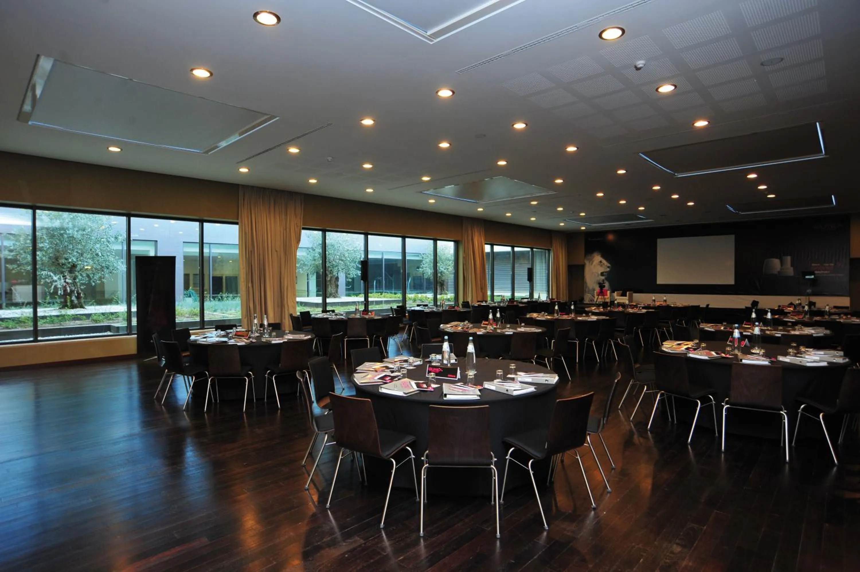 Business facilities in Vila Gale Coimbra