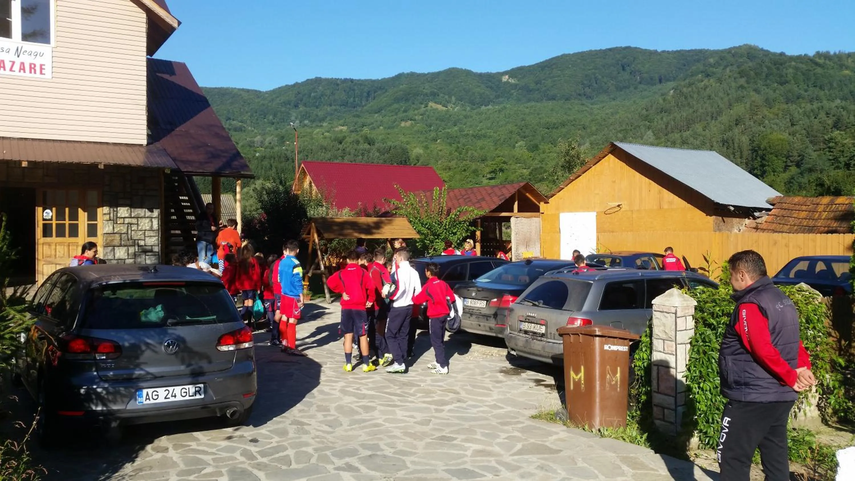 group of guests in Casa de Vacanta Neagu