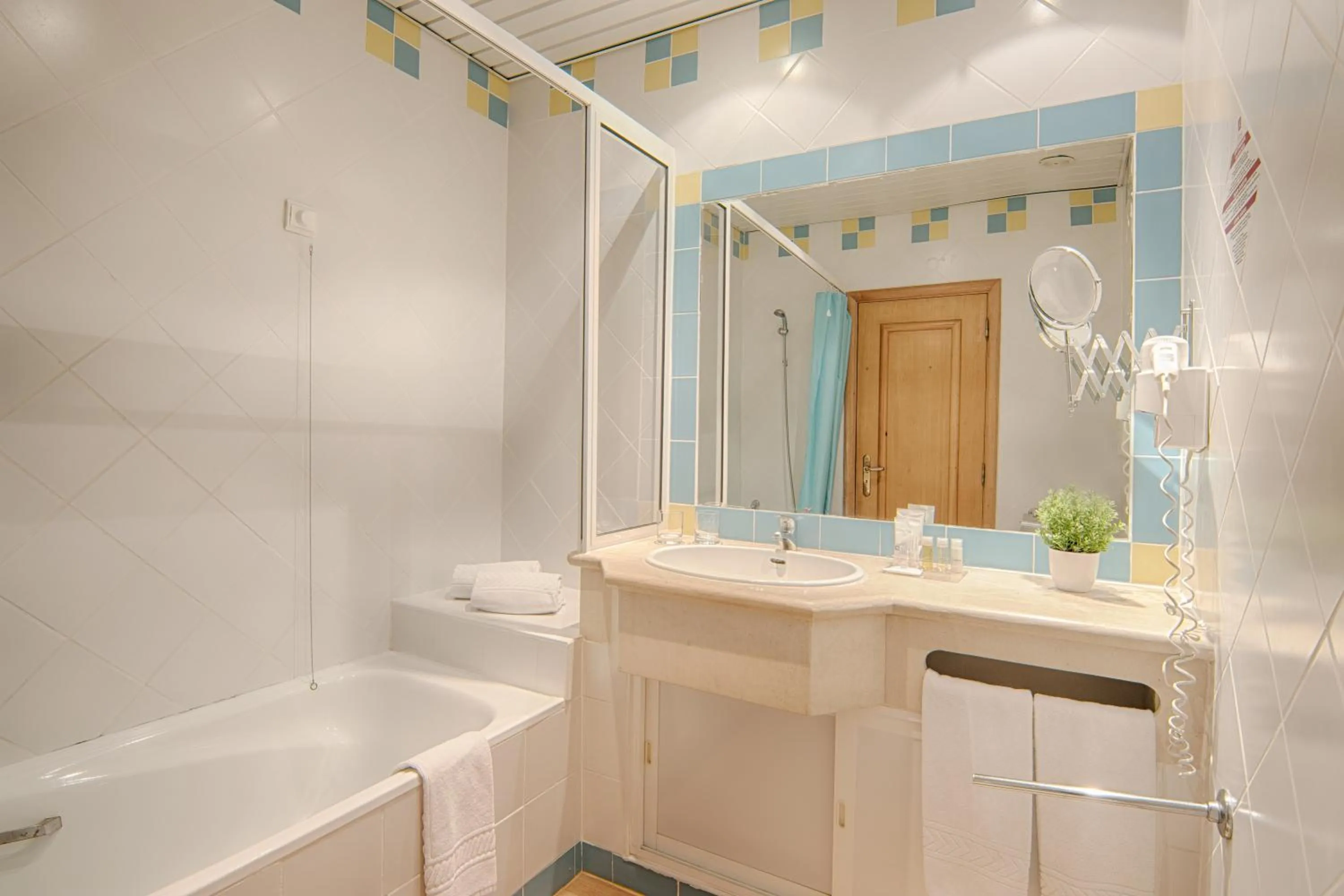 Toilet in Luna Miramar Club