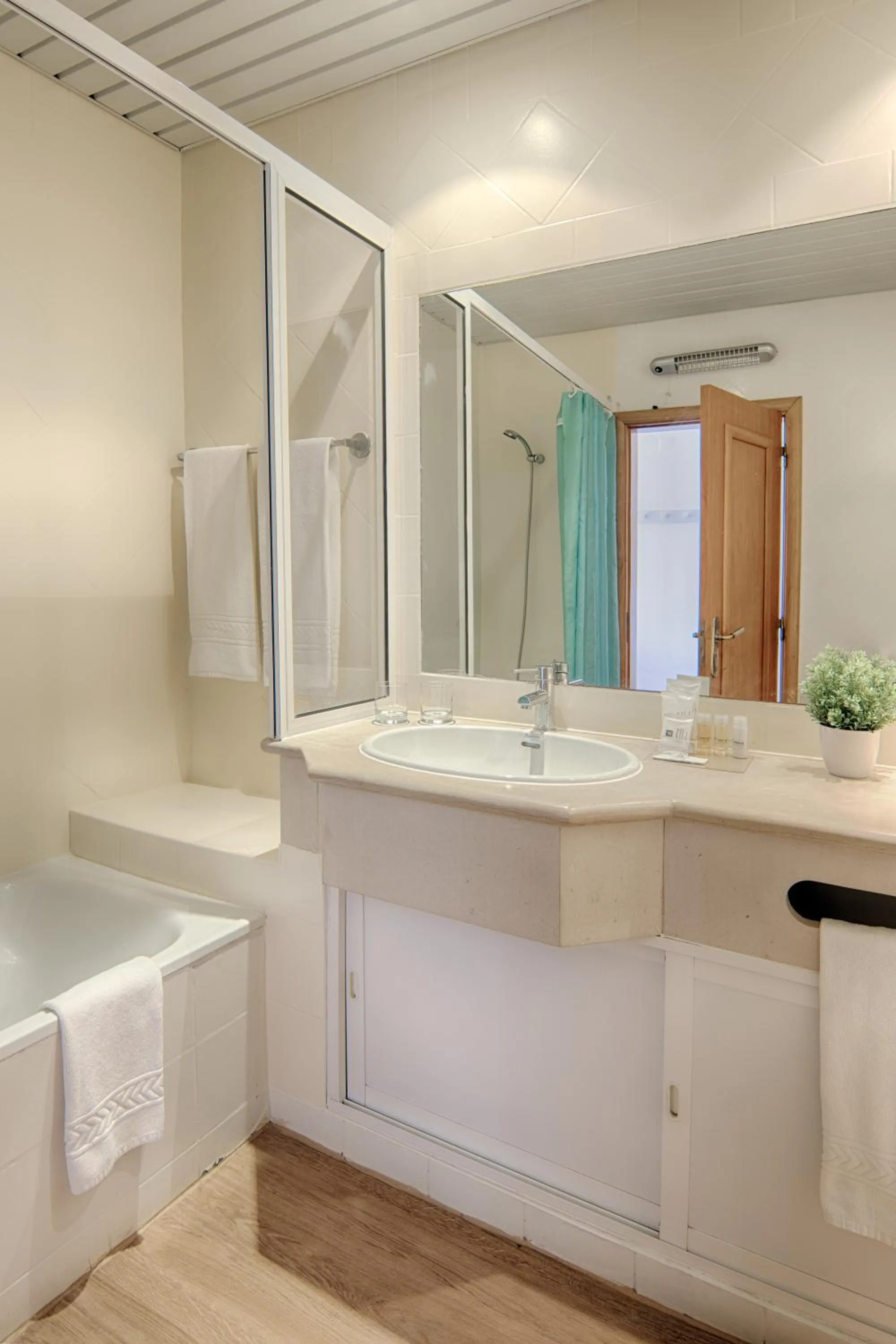 Toilet in Luna Miramar Club