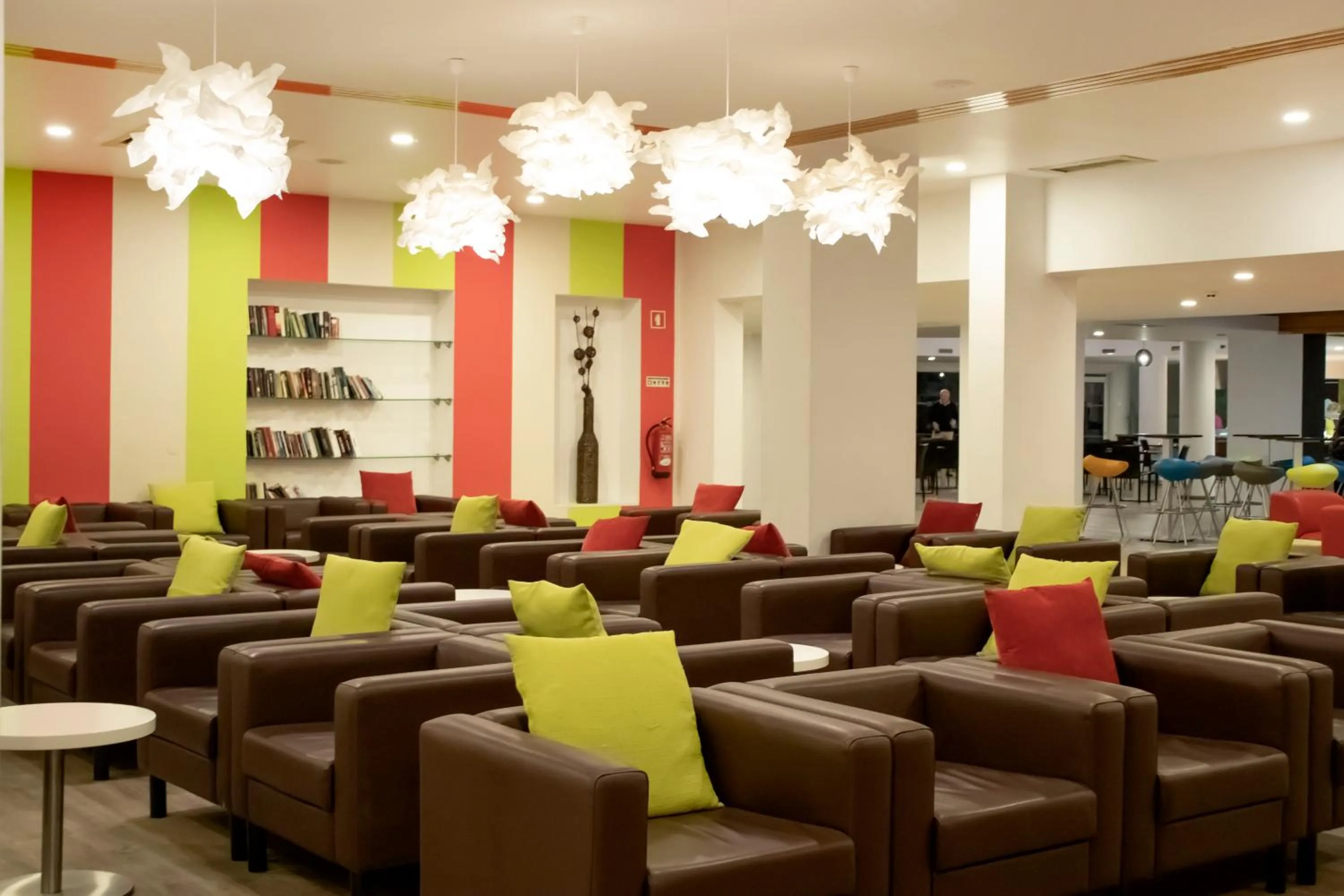 Lounge or bar in Luna Miramar Club