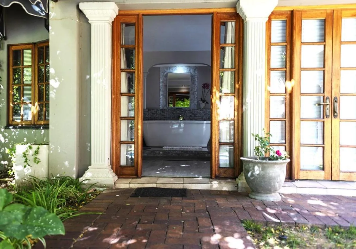 Property building in Sewende Hemel