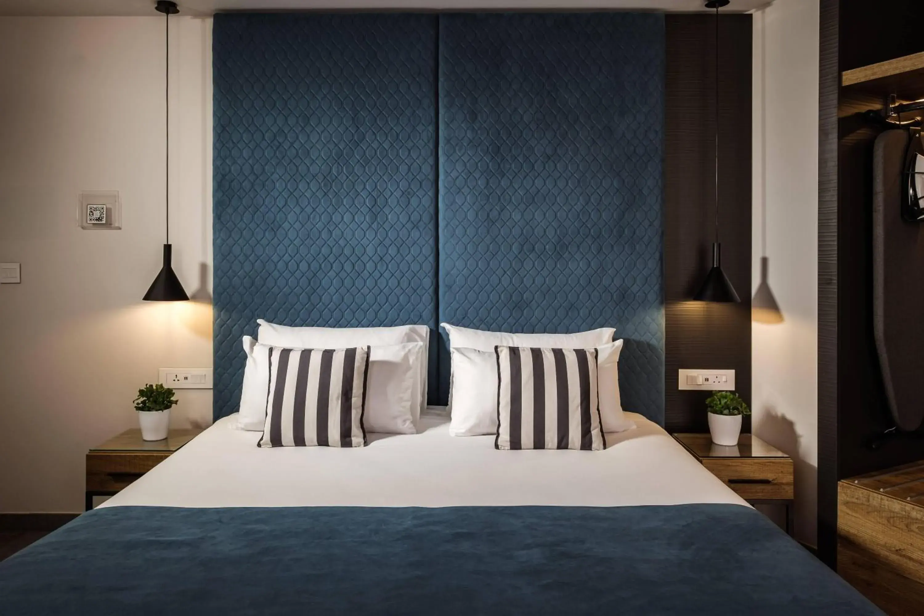 Deluxe Double or Twin Room in Urban Rooms by NEU Collective Deluxe Double or Twin Room in Urban Rooms by NEU Collective