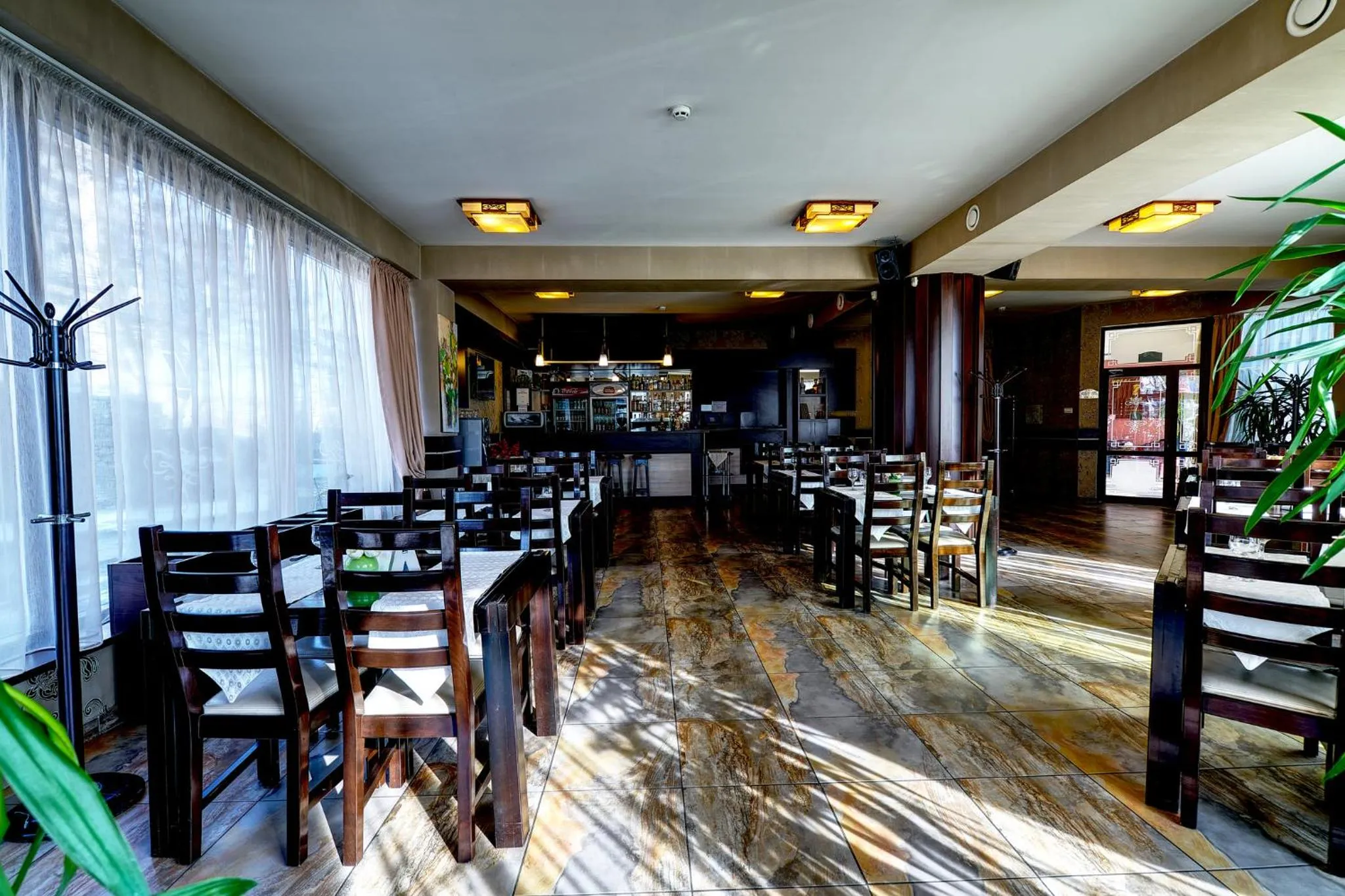 Restaurant/places to eat in Indiana Hotel