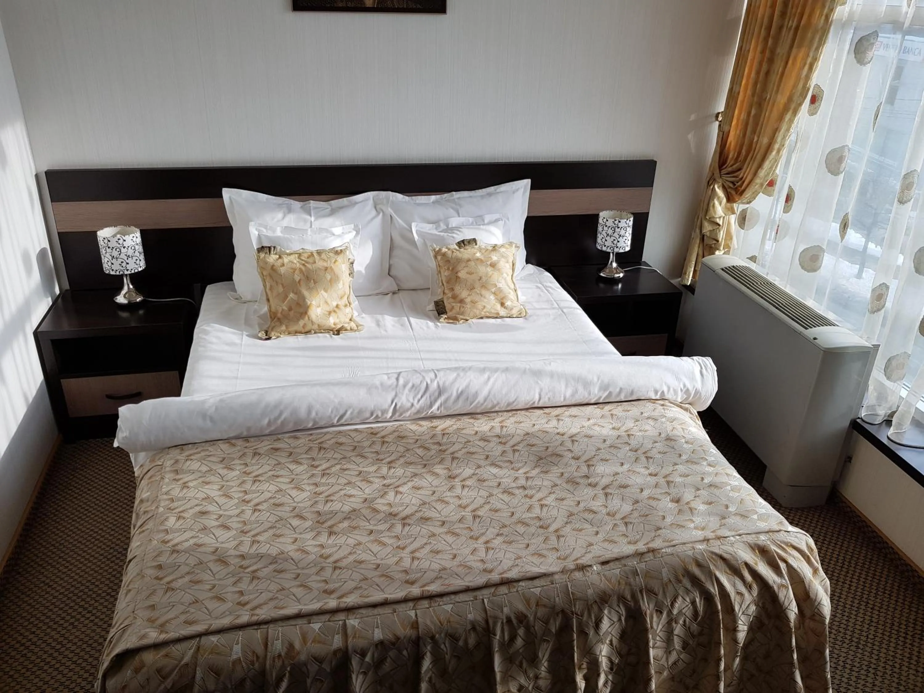 Photo of the whole room, Bed in Indiana Hotel