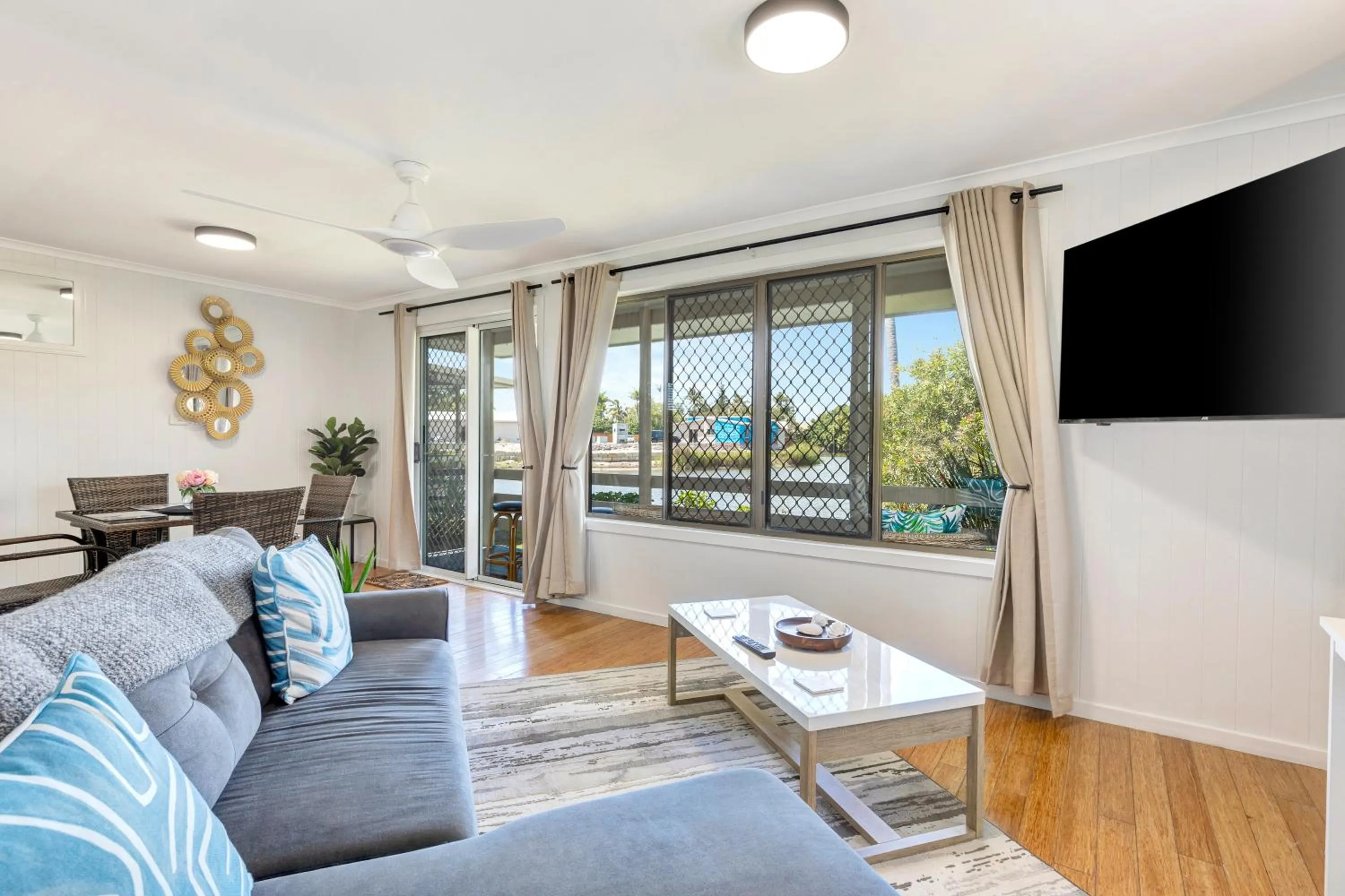Seating area in Sanctuary Lakes Fauna Retreat