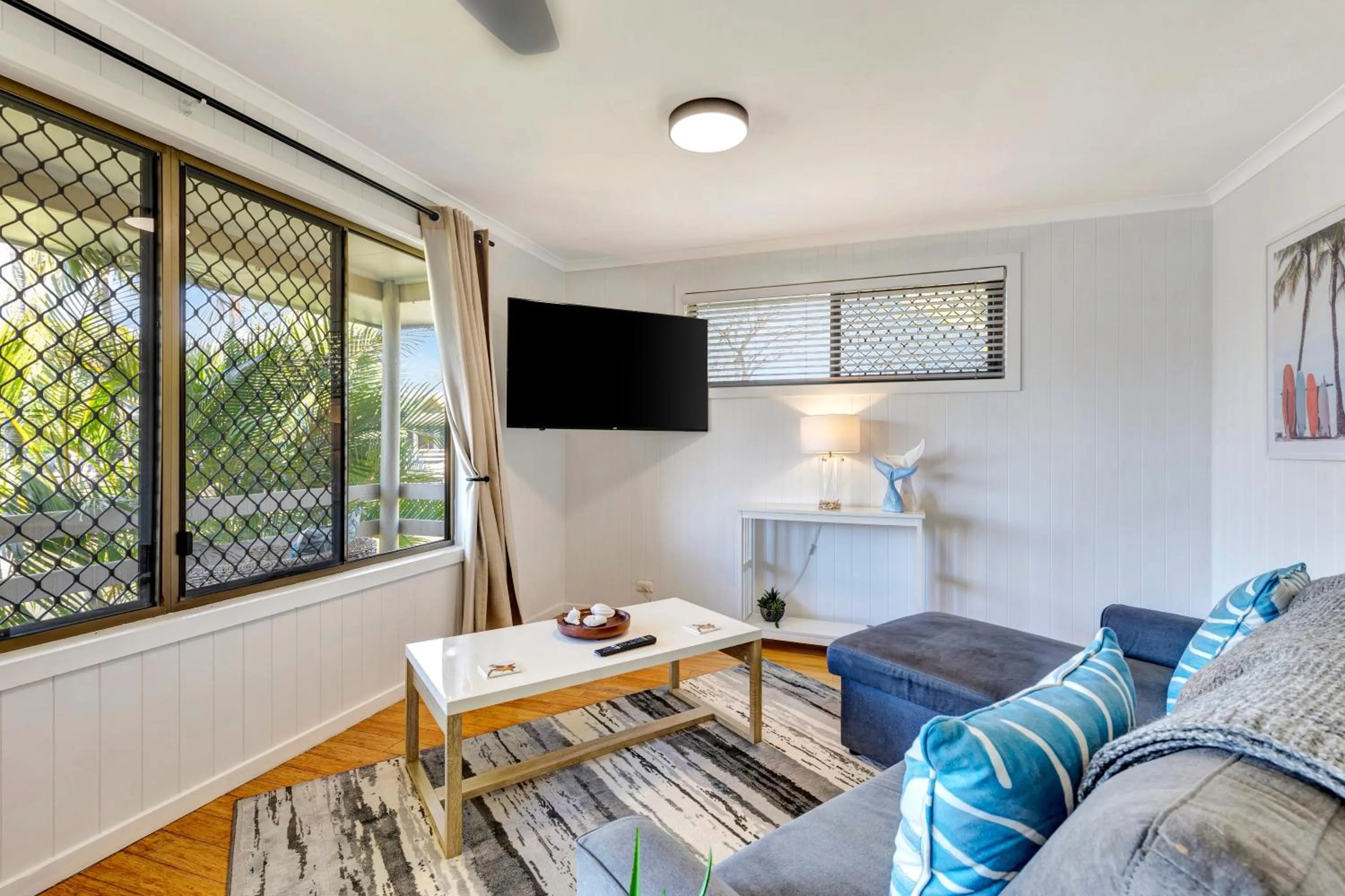 Living room in Sanctuary Lakes Fauna Retreat