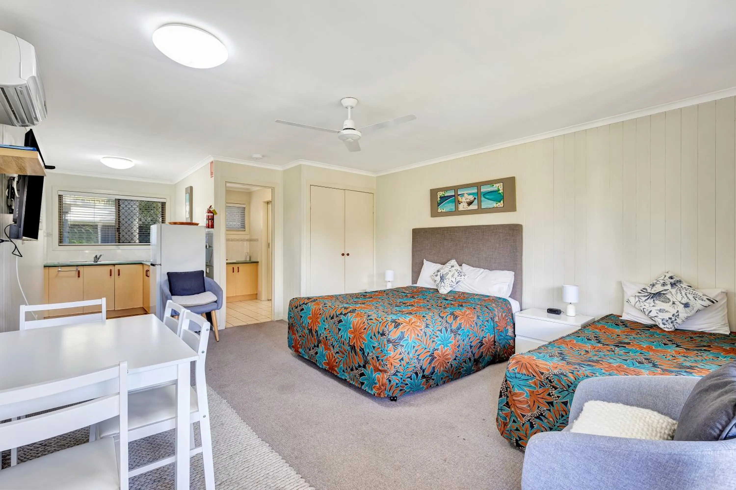 Photo of the whole room in Sanctuary Lakes Fauna Retreat