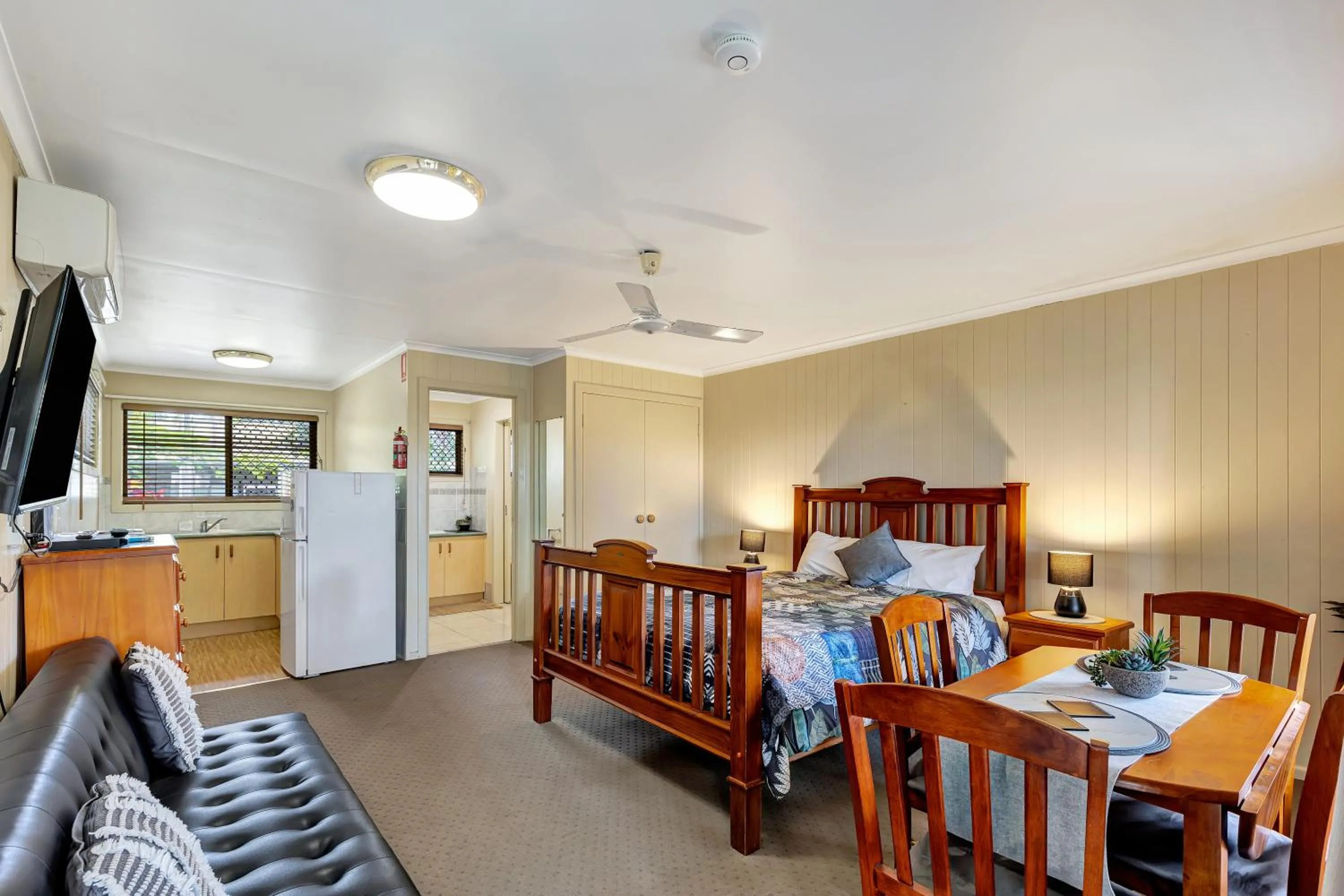 Photo of the whole room in Sanctuary Lakes Fauna Retreat