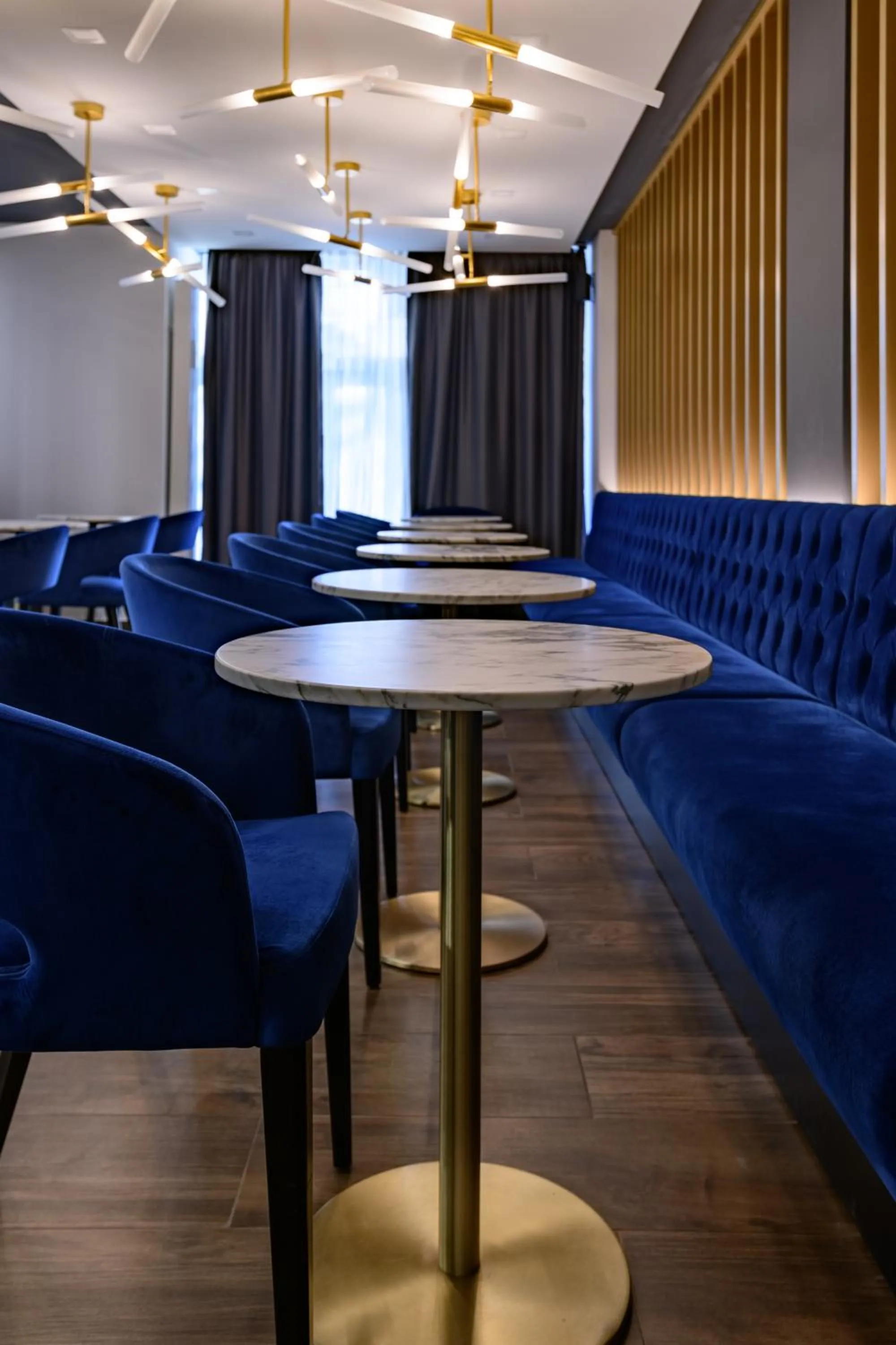 Restaurant/places to eat in Hotel Silva