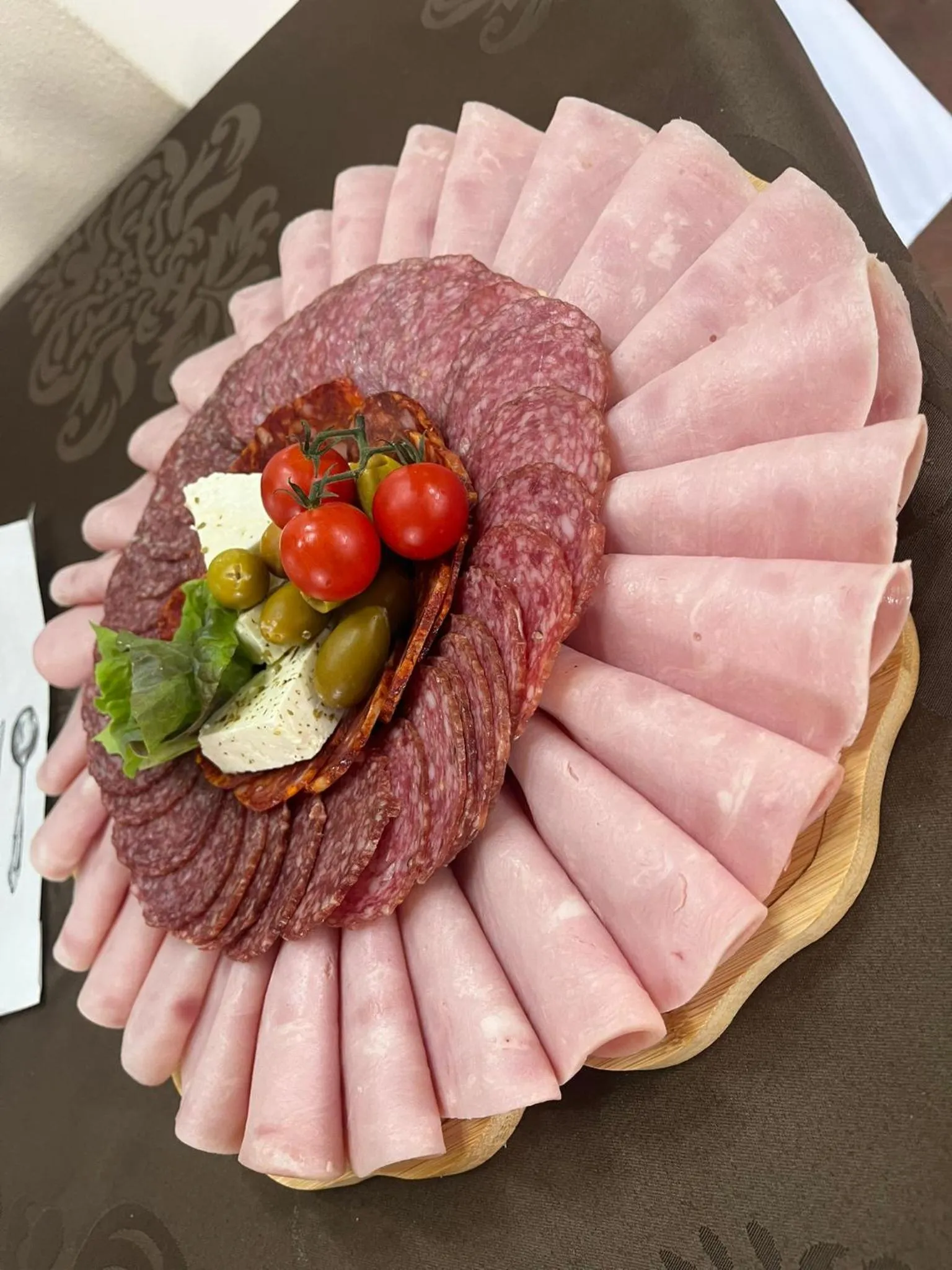 Restaurant/places to eat in Hotel Imperial