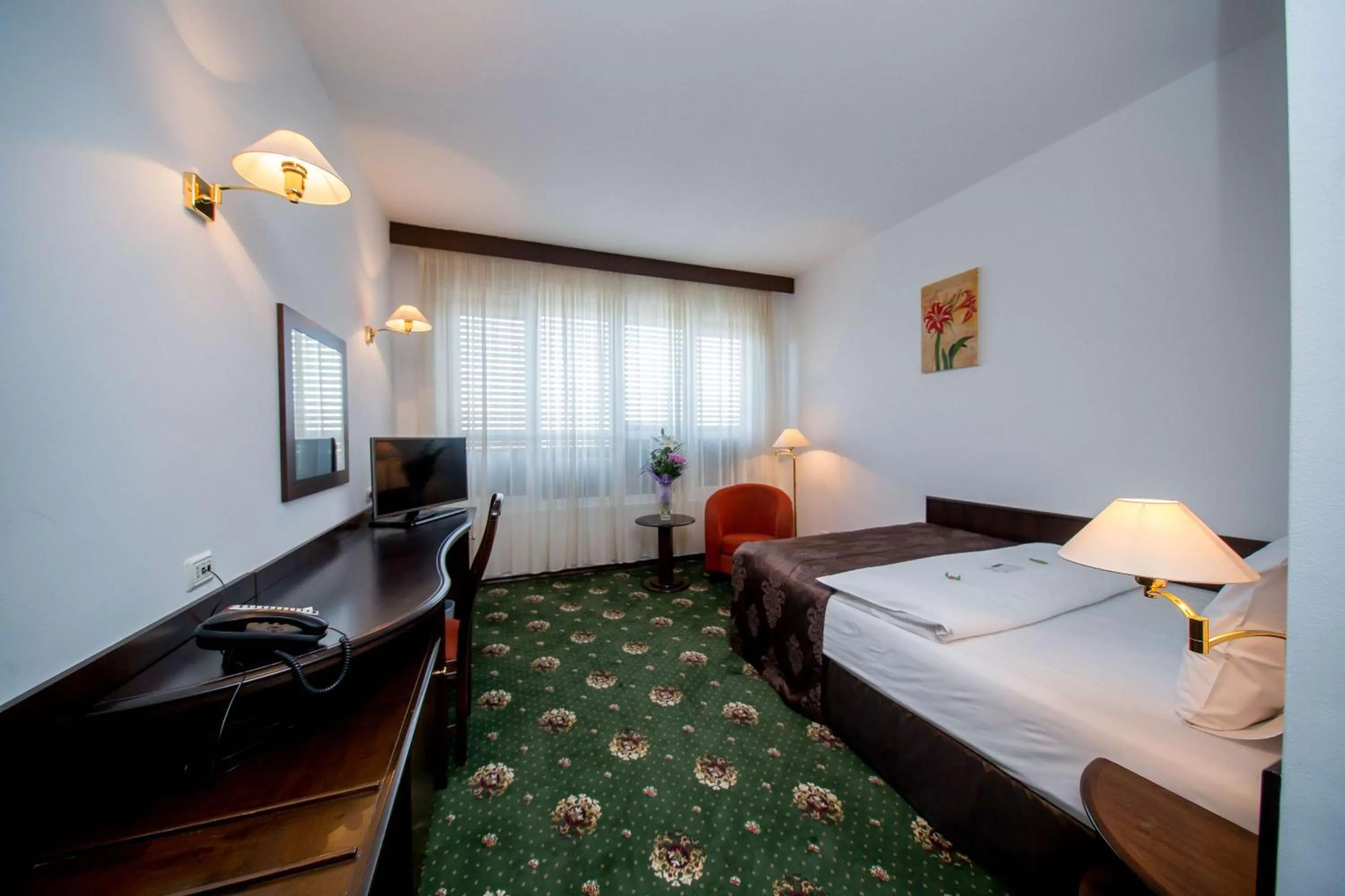 Bedroom, Bed in Best Western Central Hotel