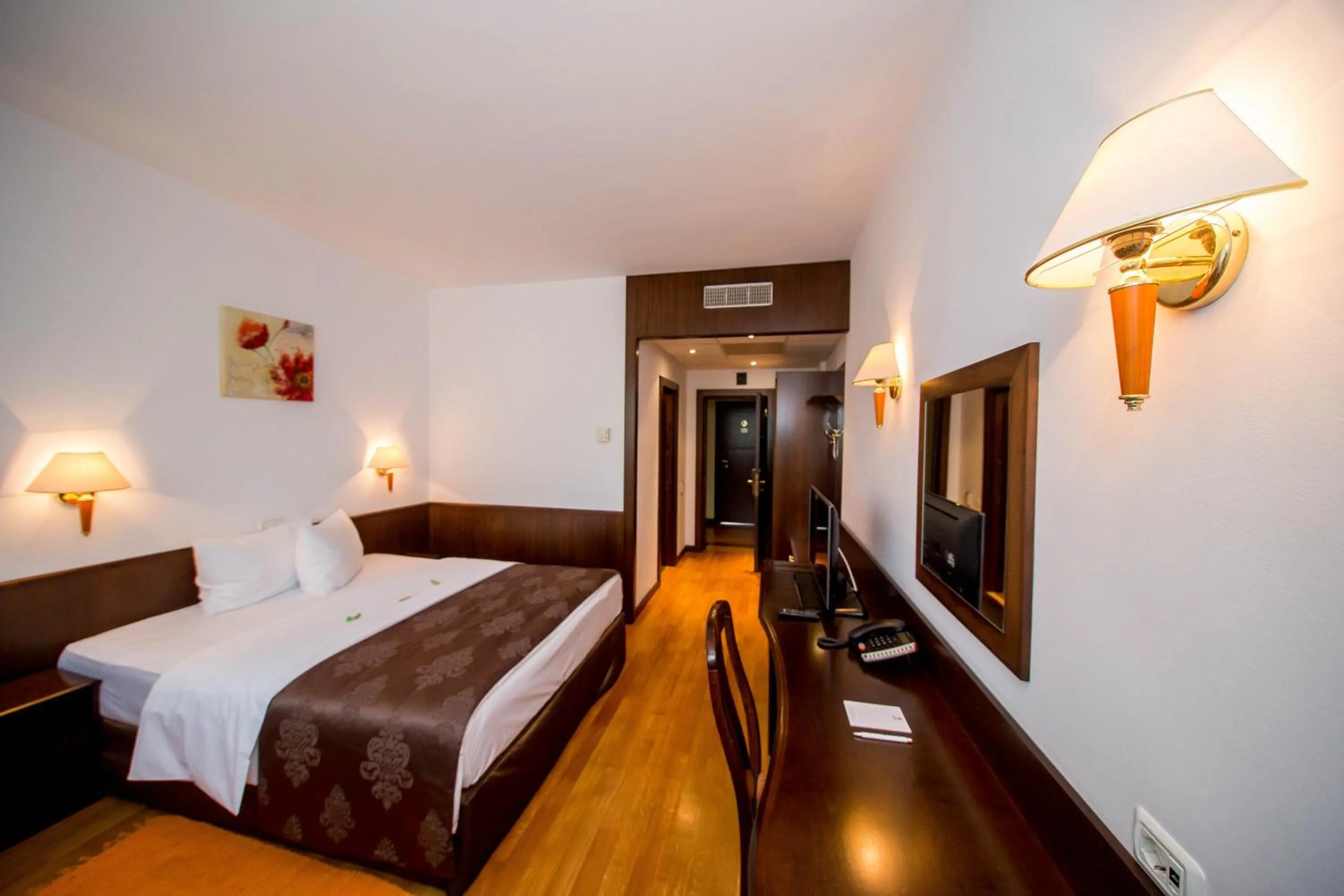 Bed in Best Western Central Hotel