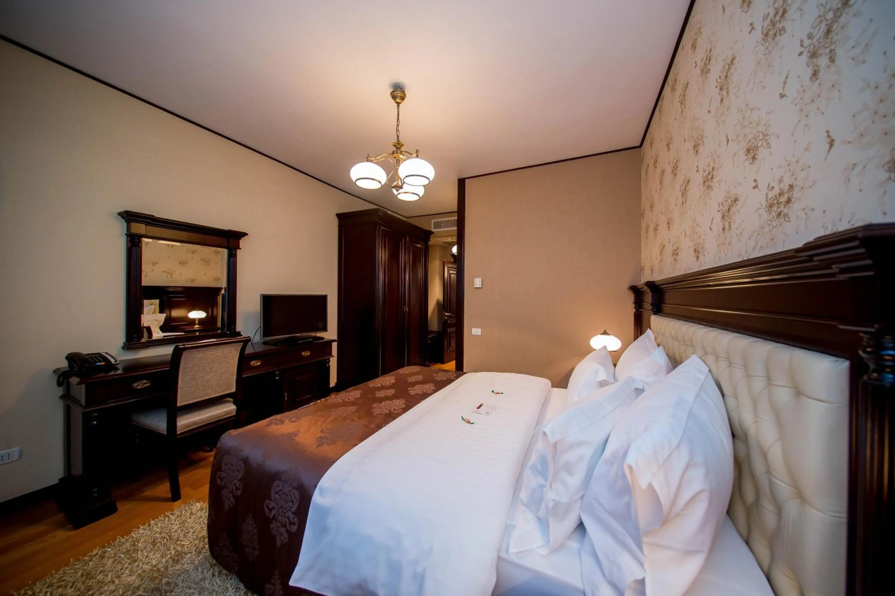 Bed in Best Western Central Hotel