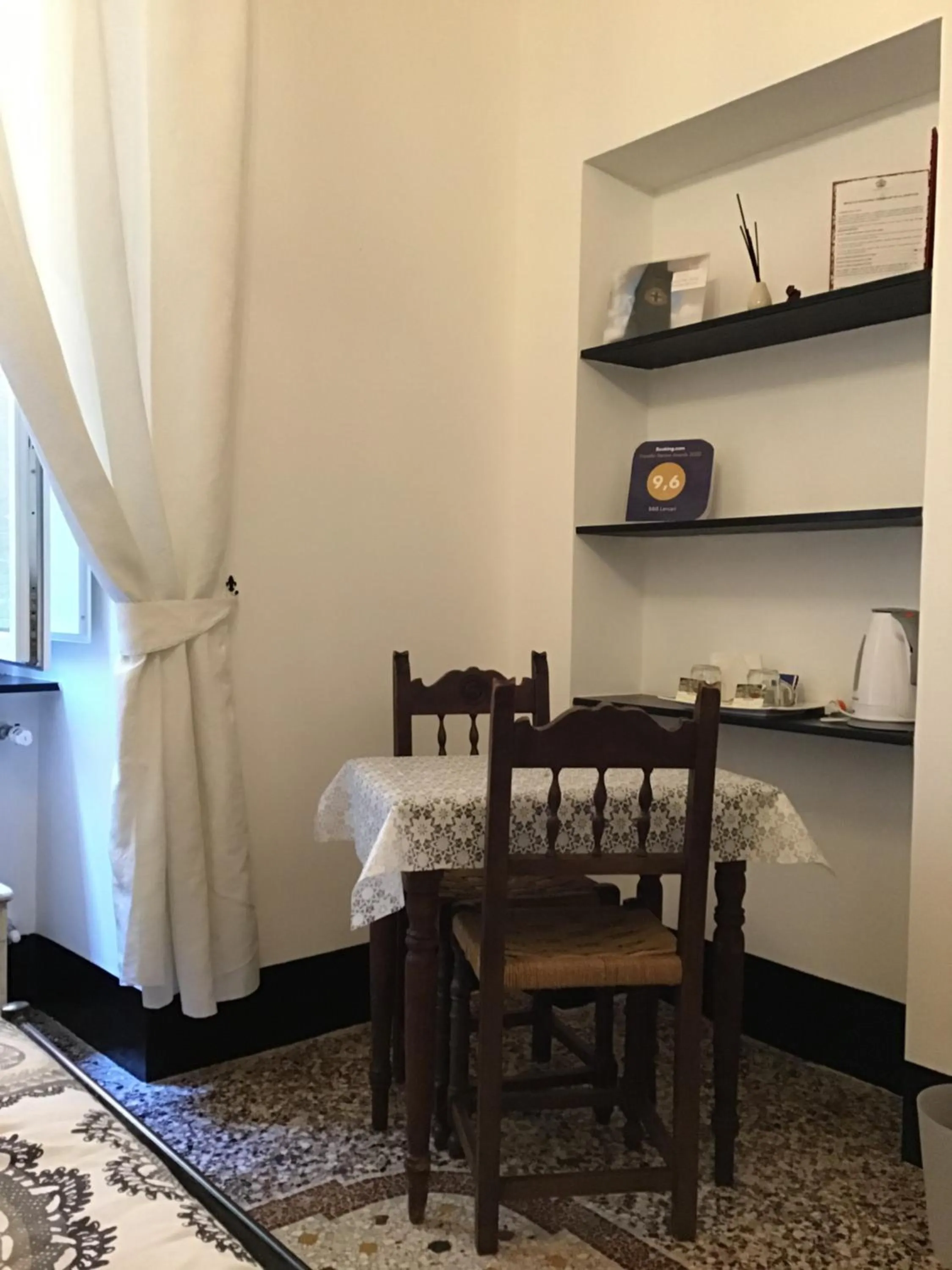 Seating area in B&B Lercari