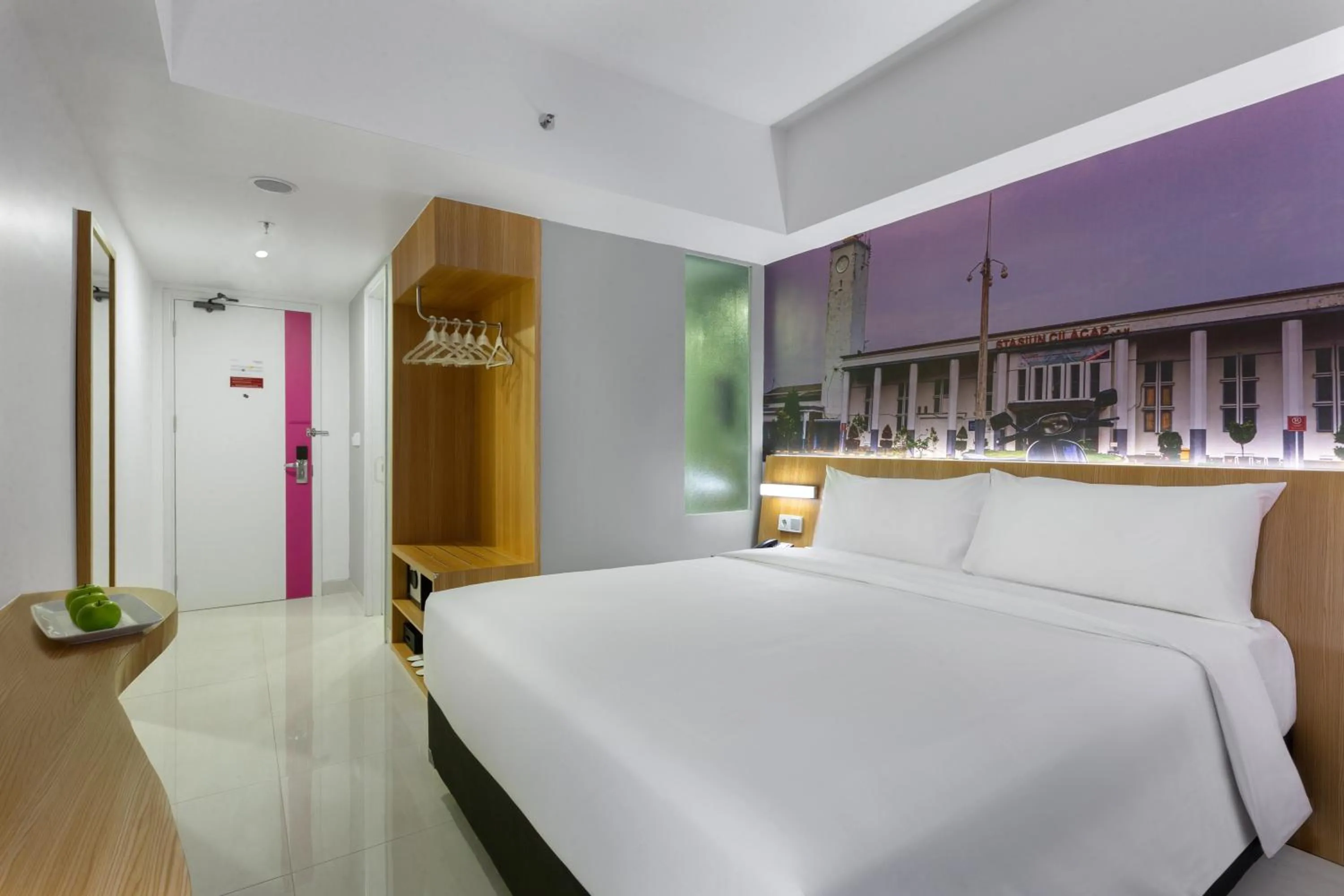 Bedroom, Bed in favehotel Cilacap