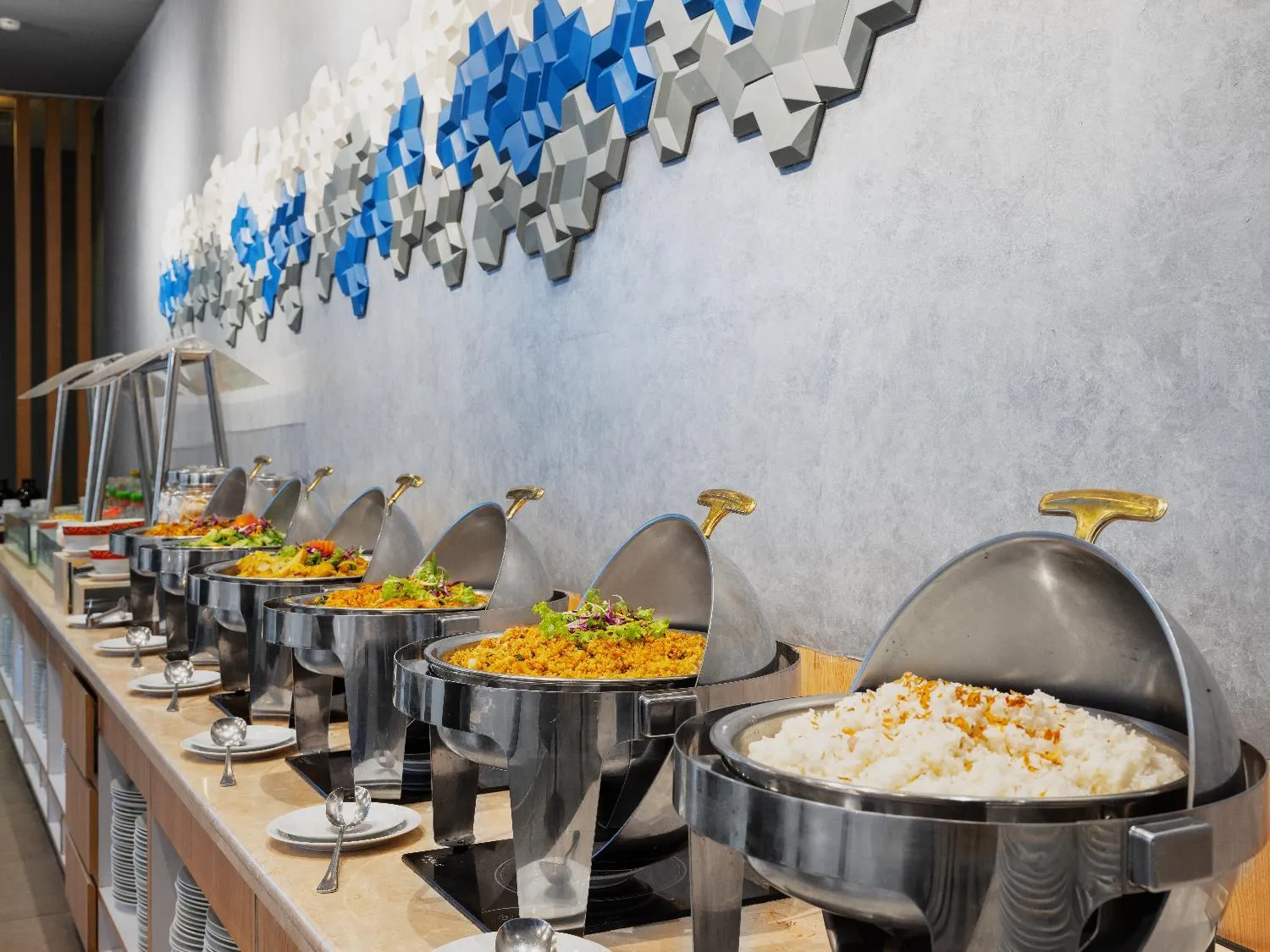 Restaurant/places to eat in favehotel Cilacap