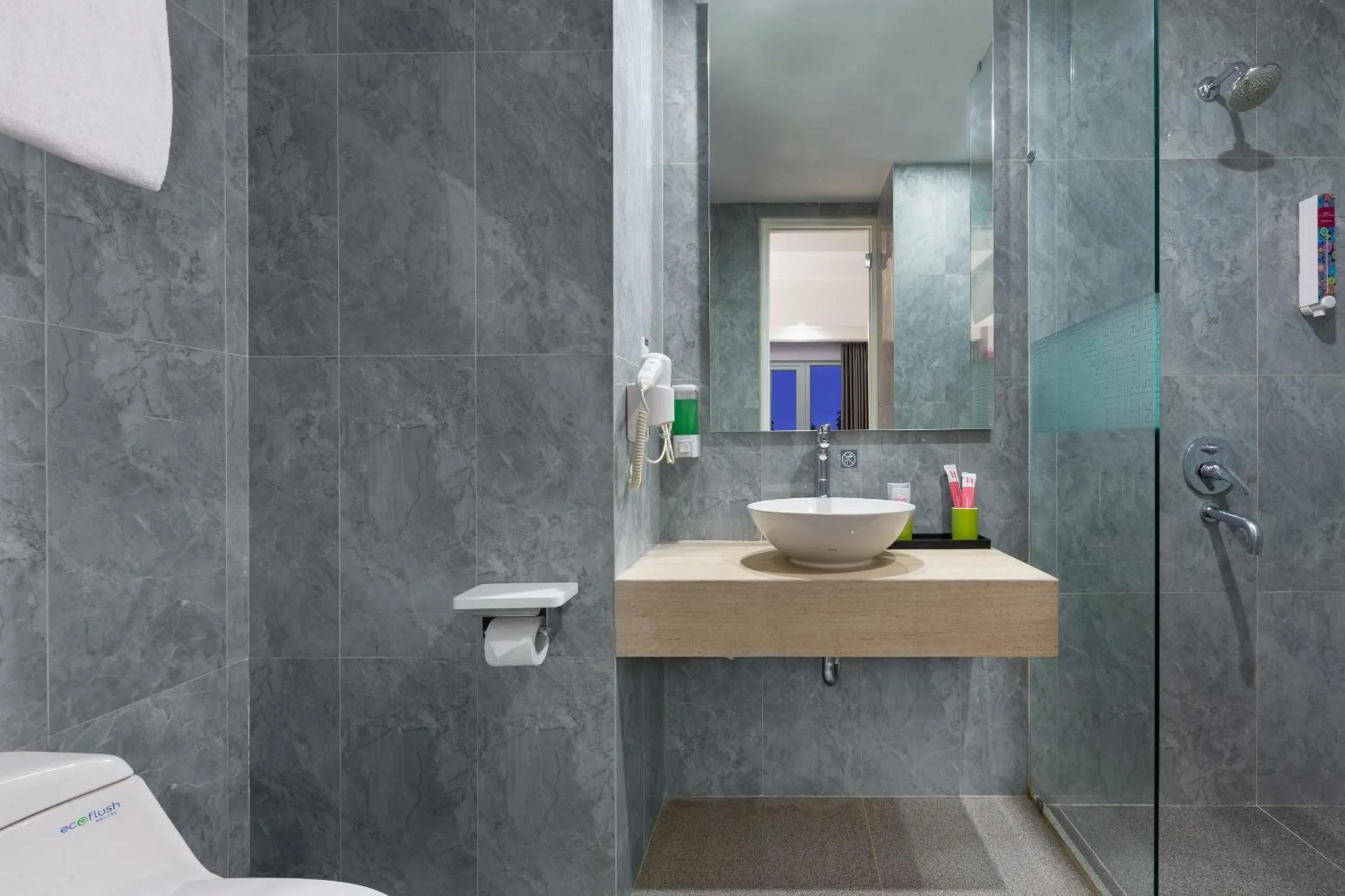 Bathroom in favehotel Cilacap