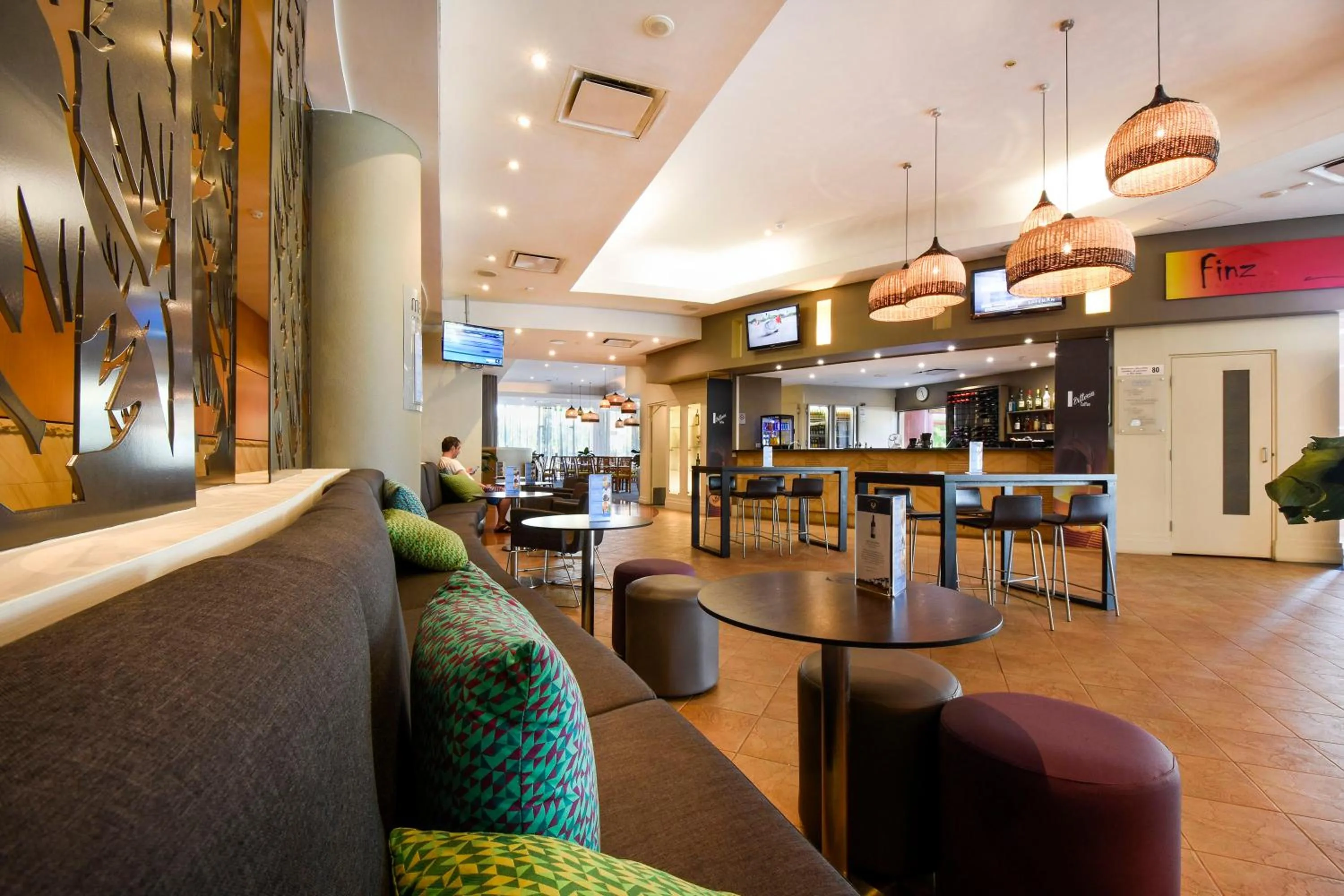 Restaurant/places to eat in Mantra on The Esplanade