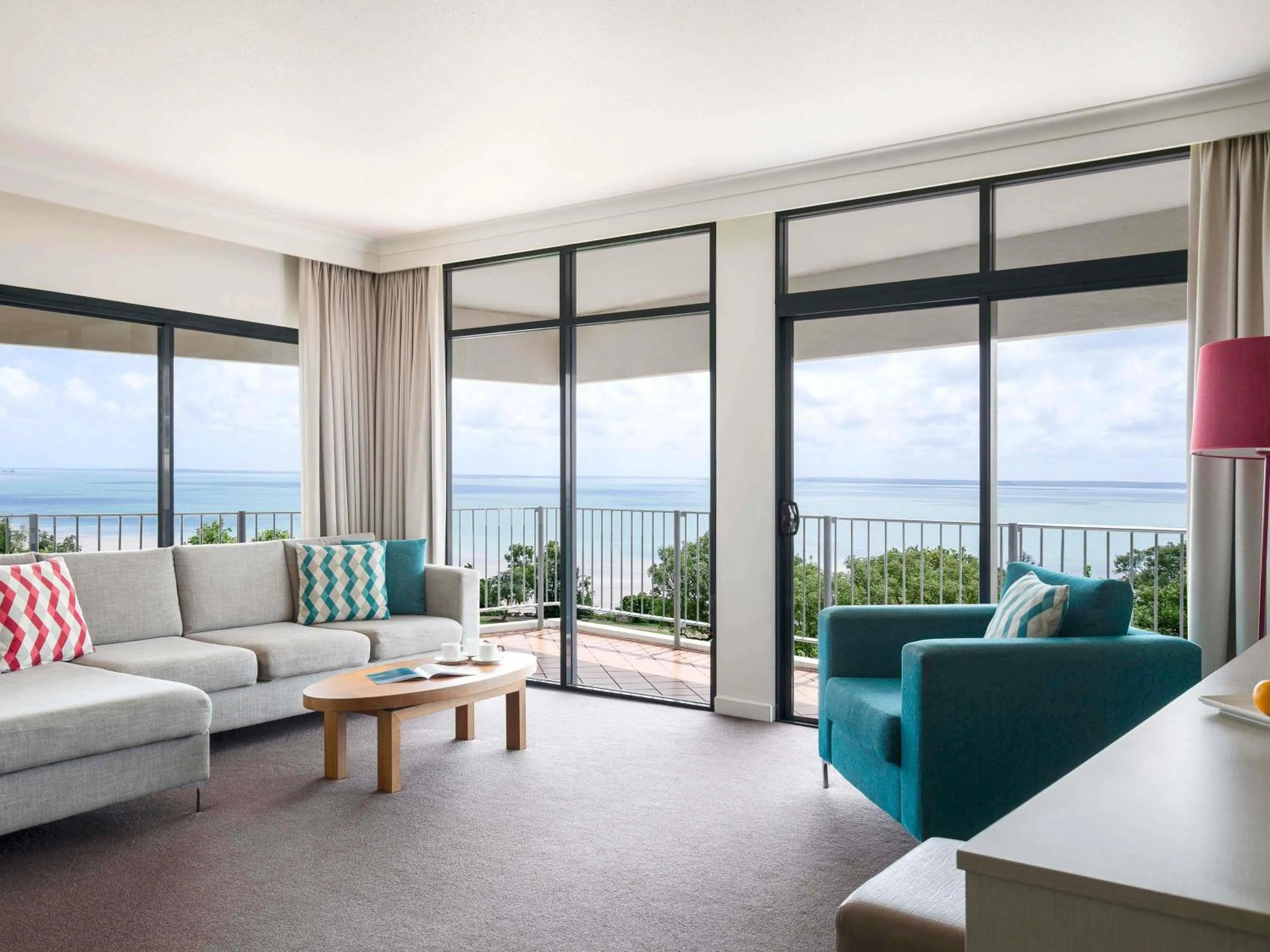 Property building in Mantra on The Esplanade