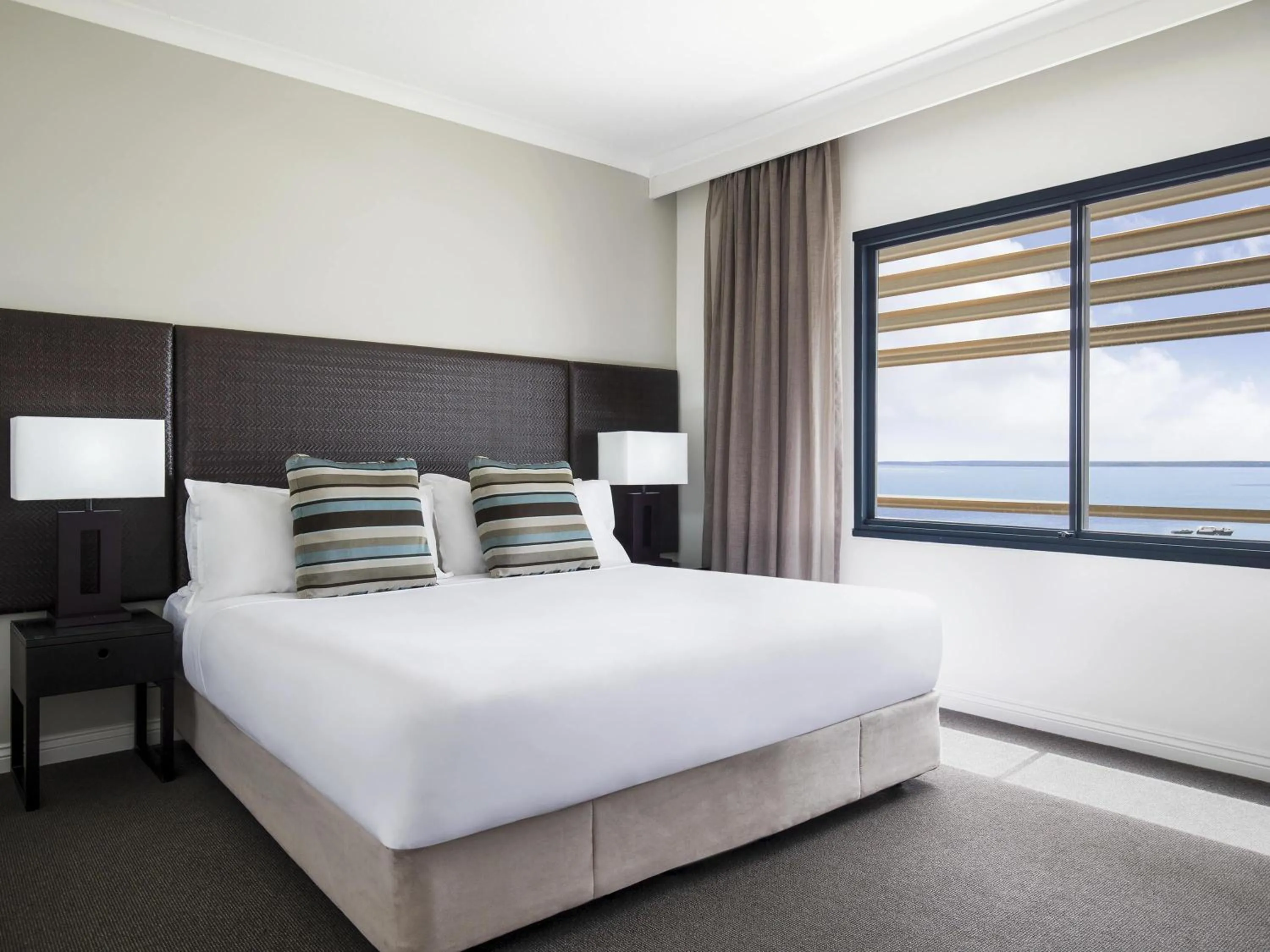 Bedroom, Bed in Mantra on The Esplanade