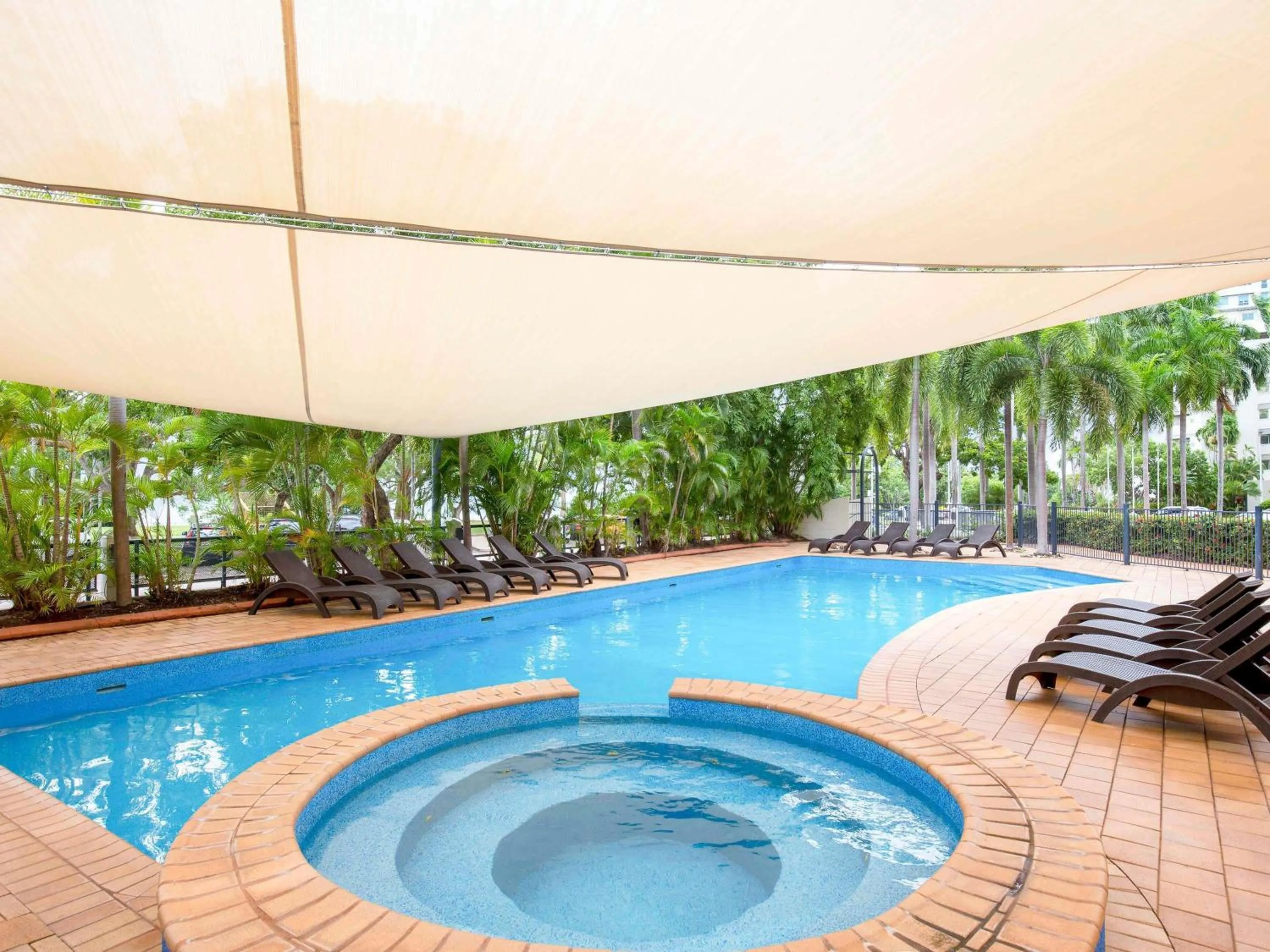 Property building in Mantra on The Esplanade