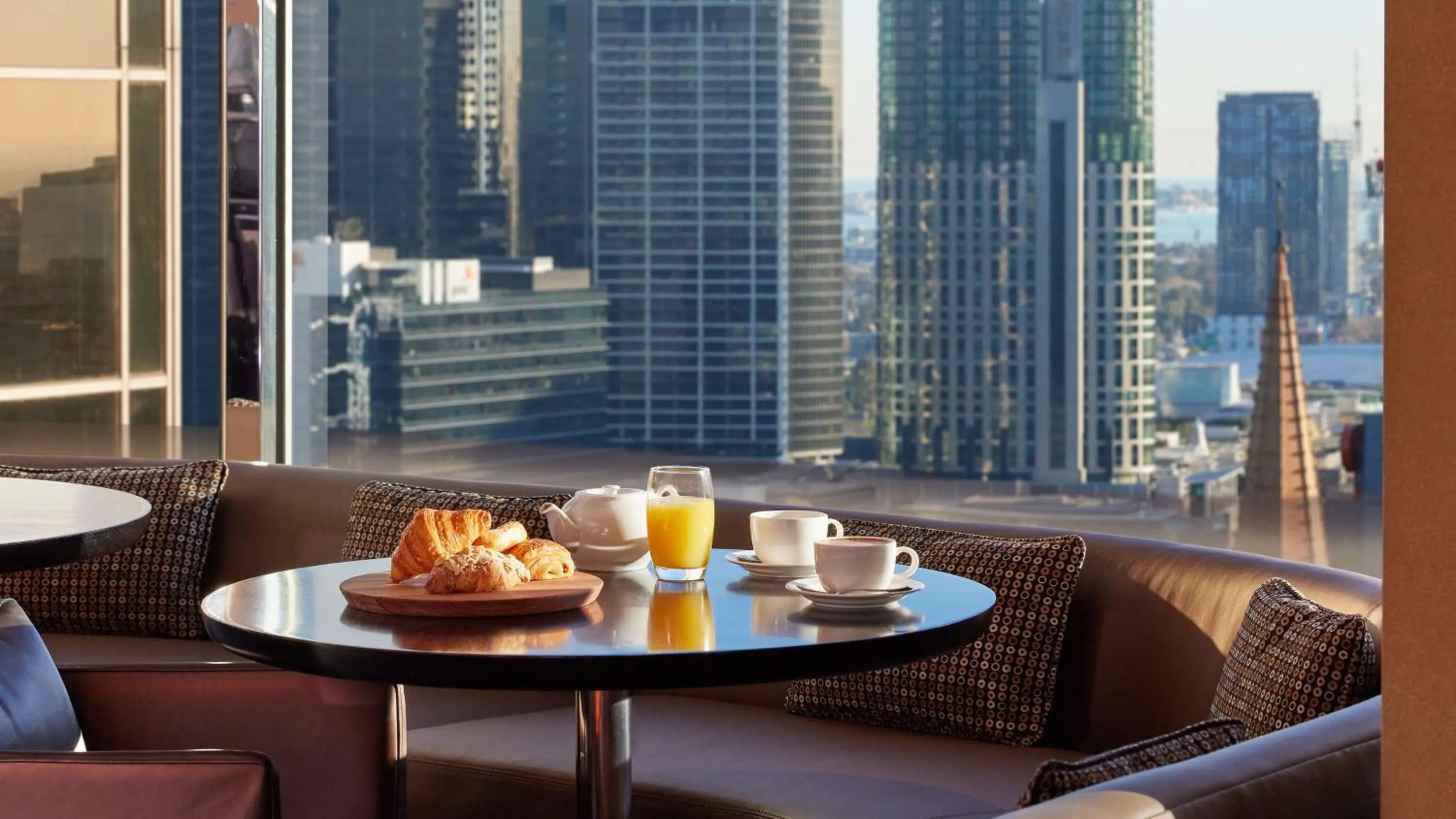 Lounge or bar in Grand Hyatt Melbourne