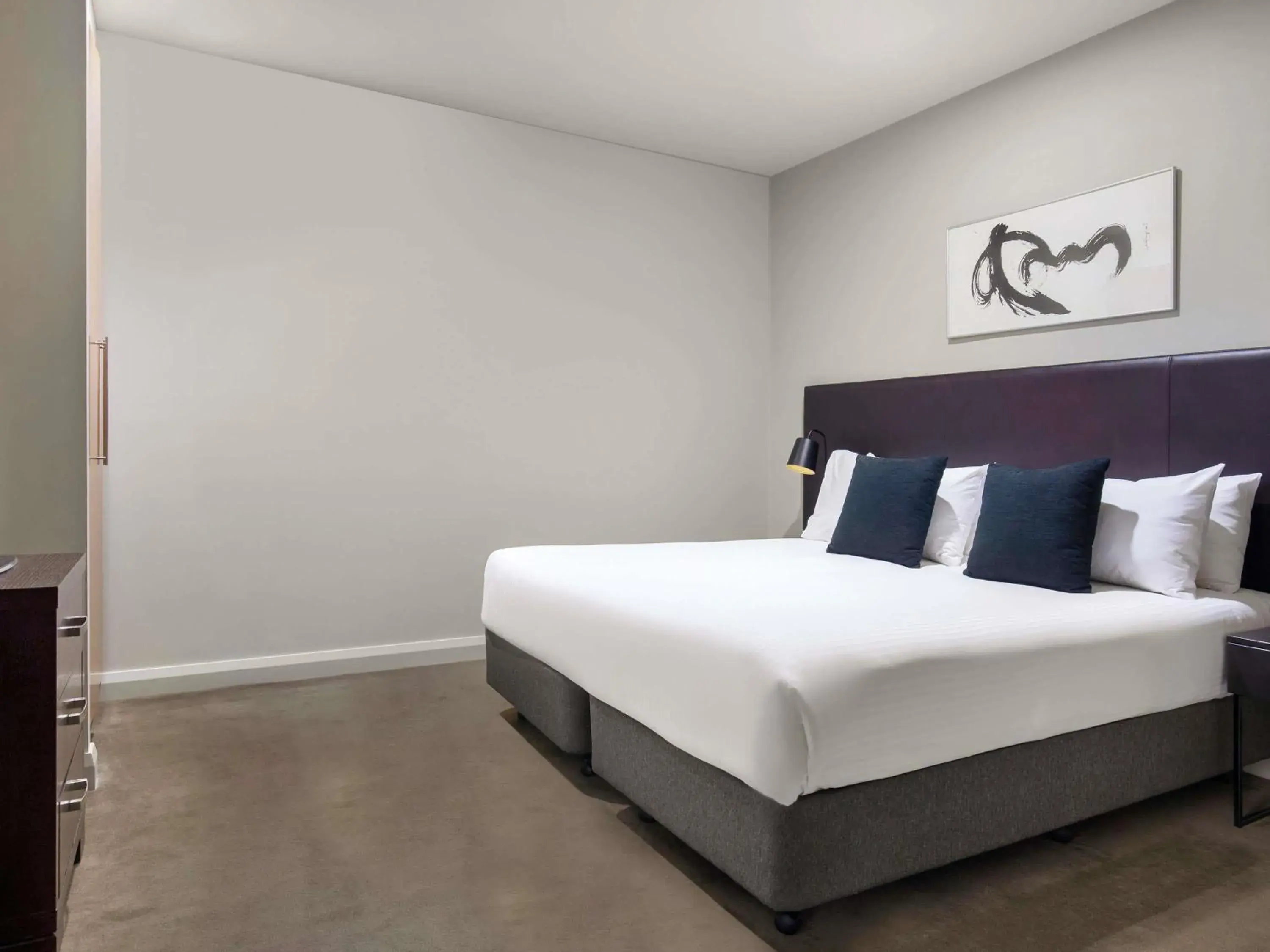 One-Bedroom Queen Suite in Mantra Hindmarsh Square One-Bedroom Queen Suite in Mantra Hindmarsh Square