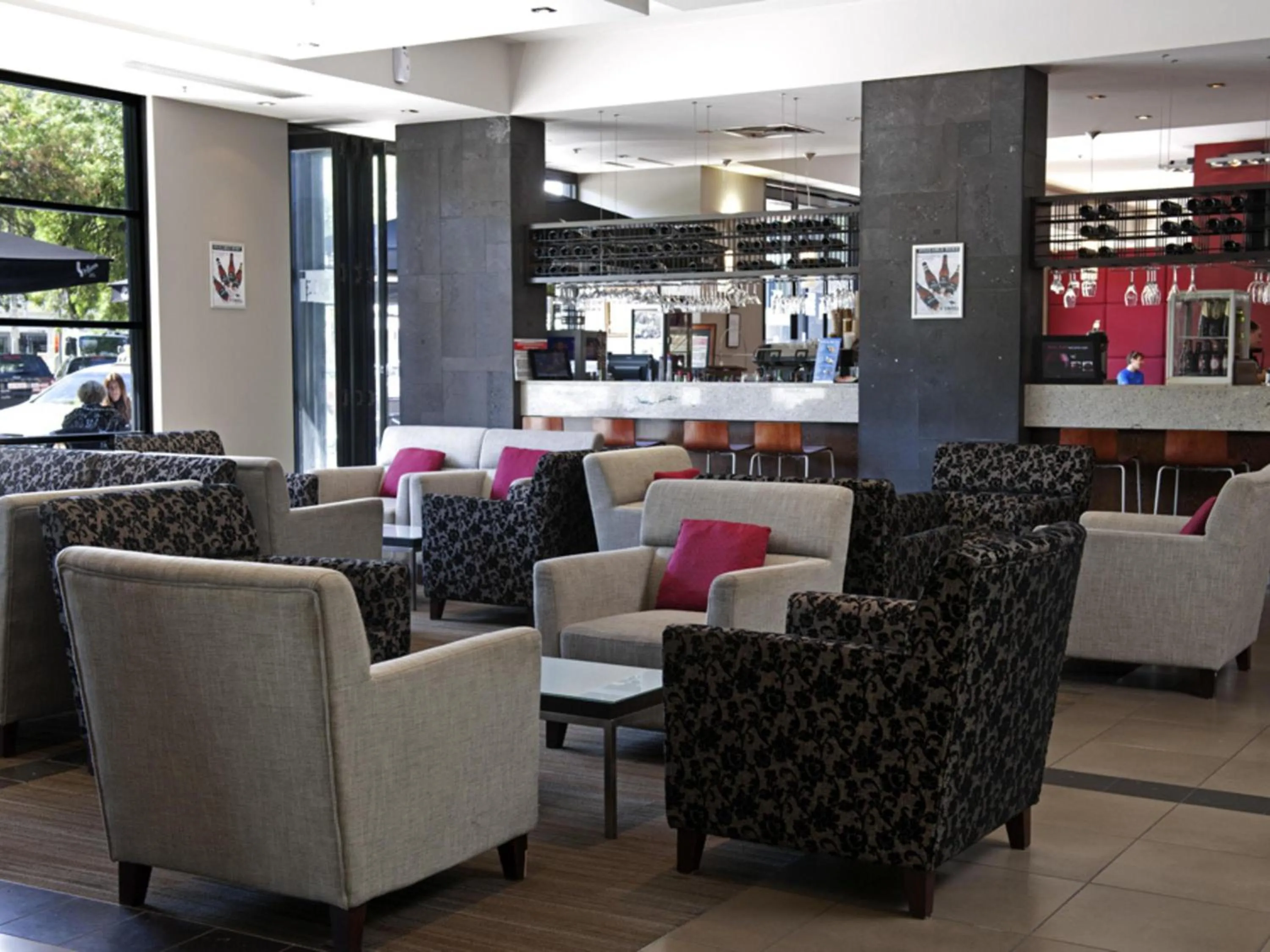 Restaurant/places to eat in Mantra Hindmarsh Square