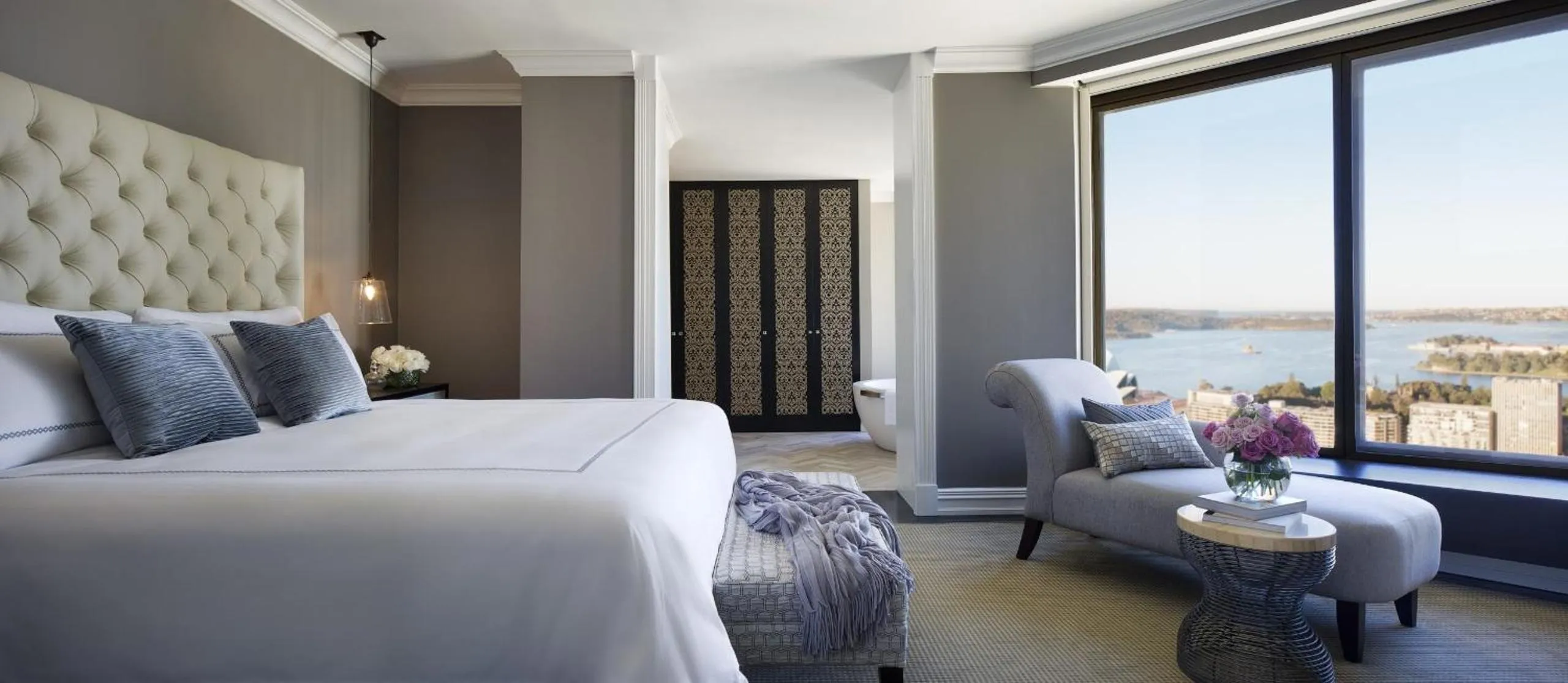 Bedroom, Bed in Four Seasons Hotel Sydney